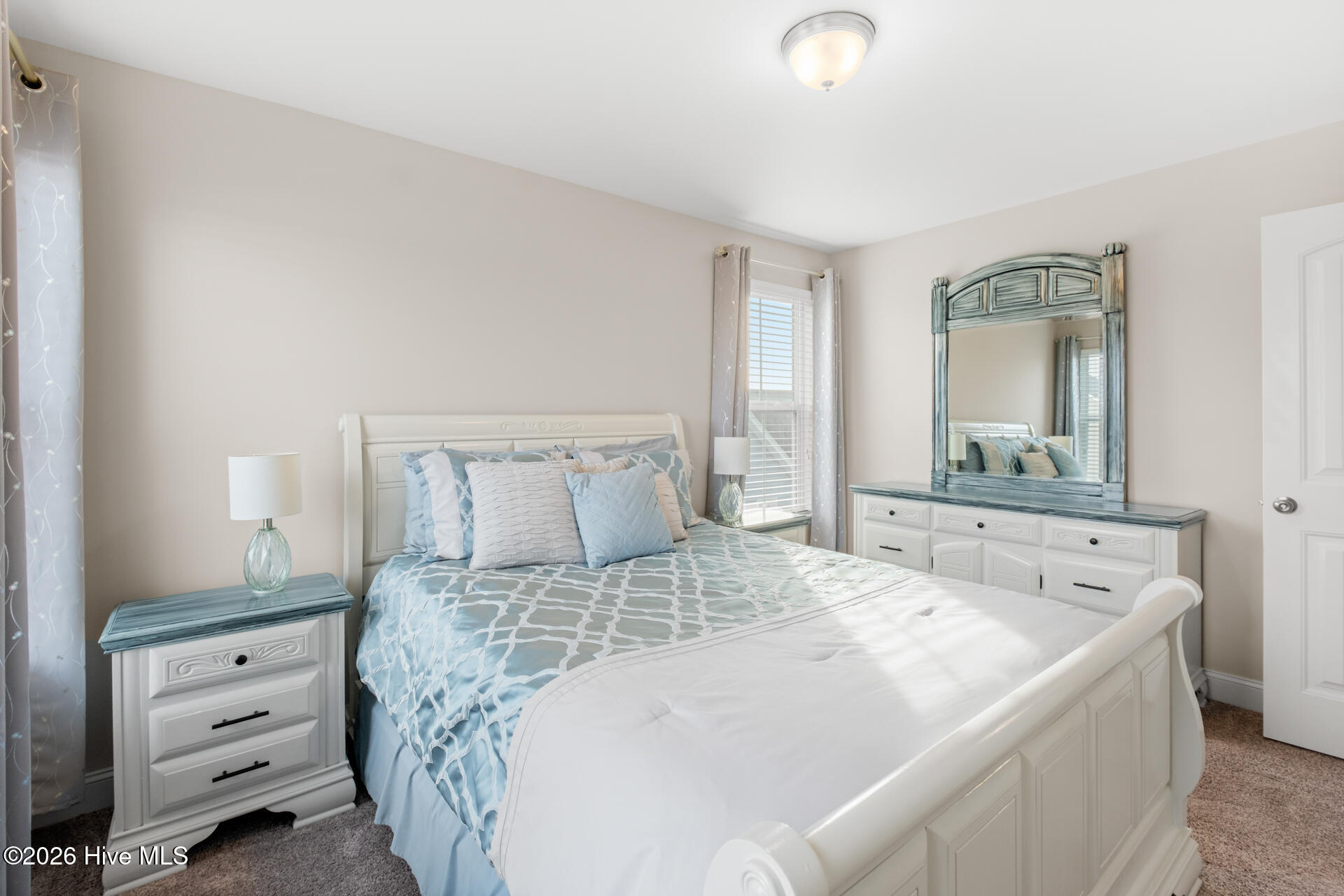 100552909 | Photo 41