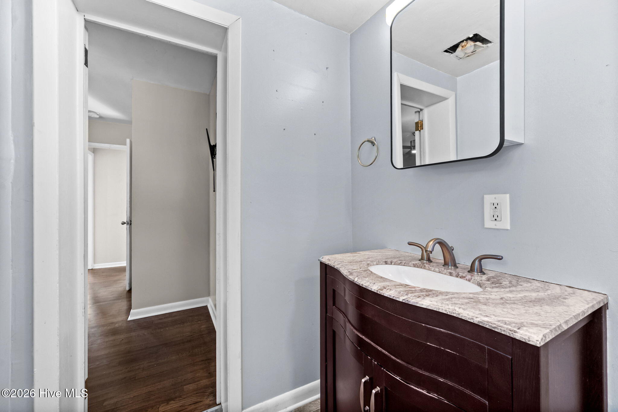 100547094 | Photo 13