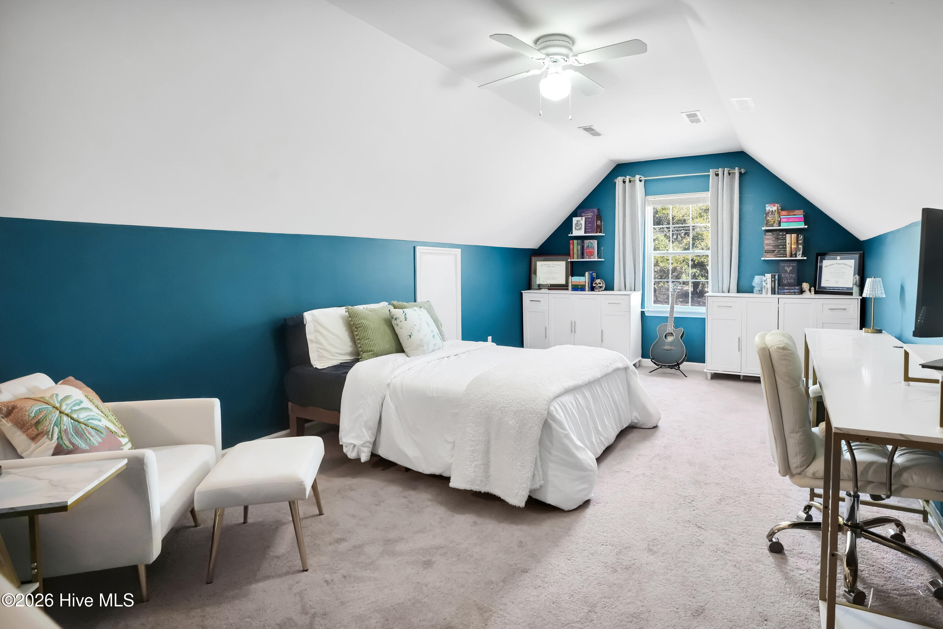 100555387 | Photo 27