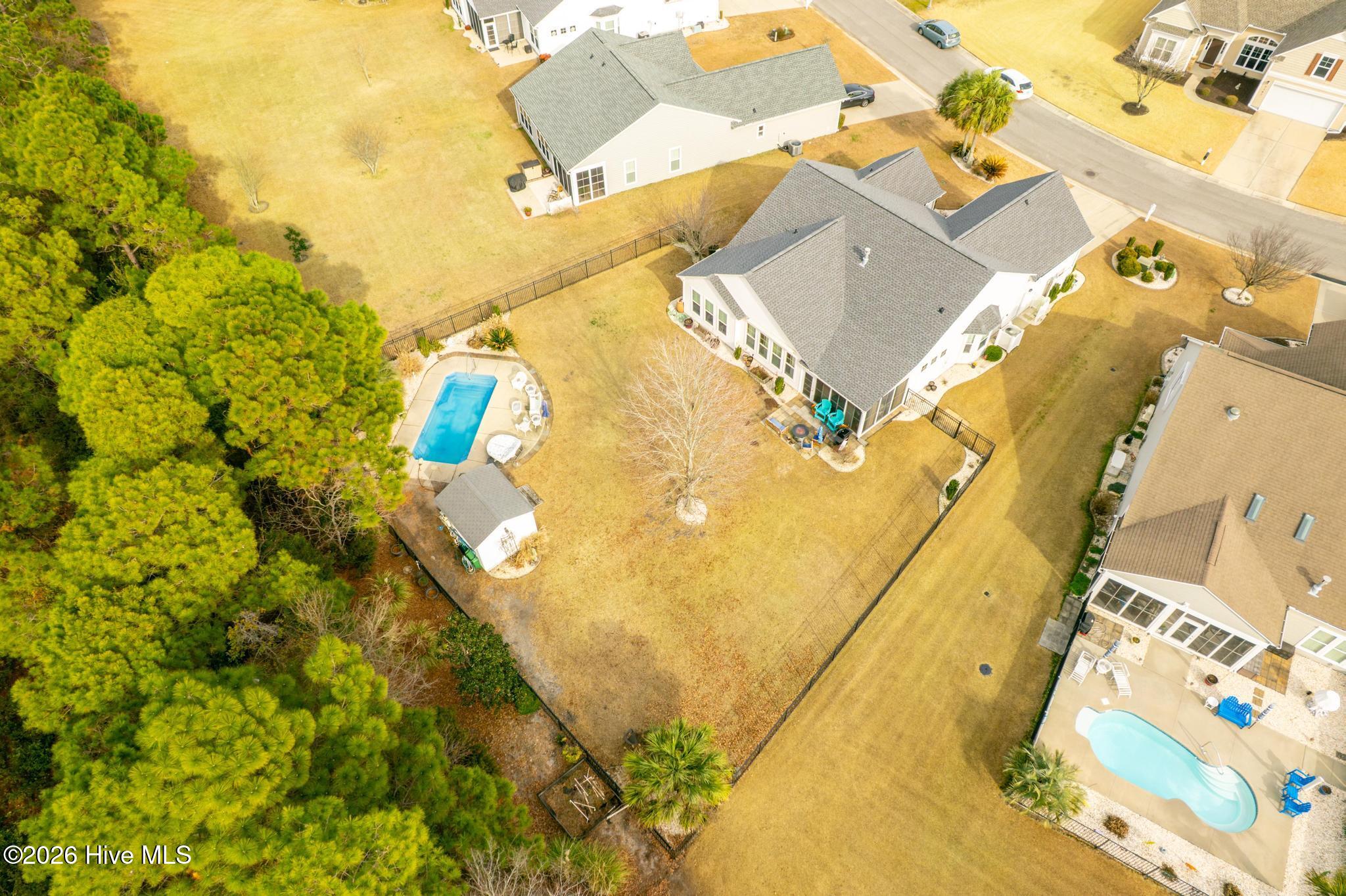 100550349 | Photo 35