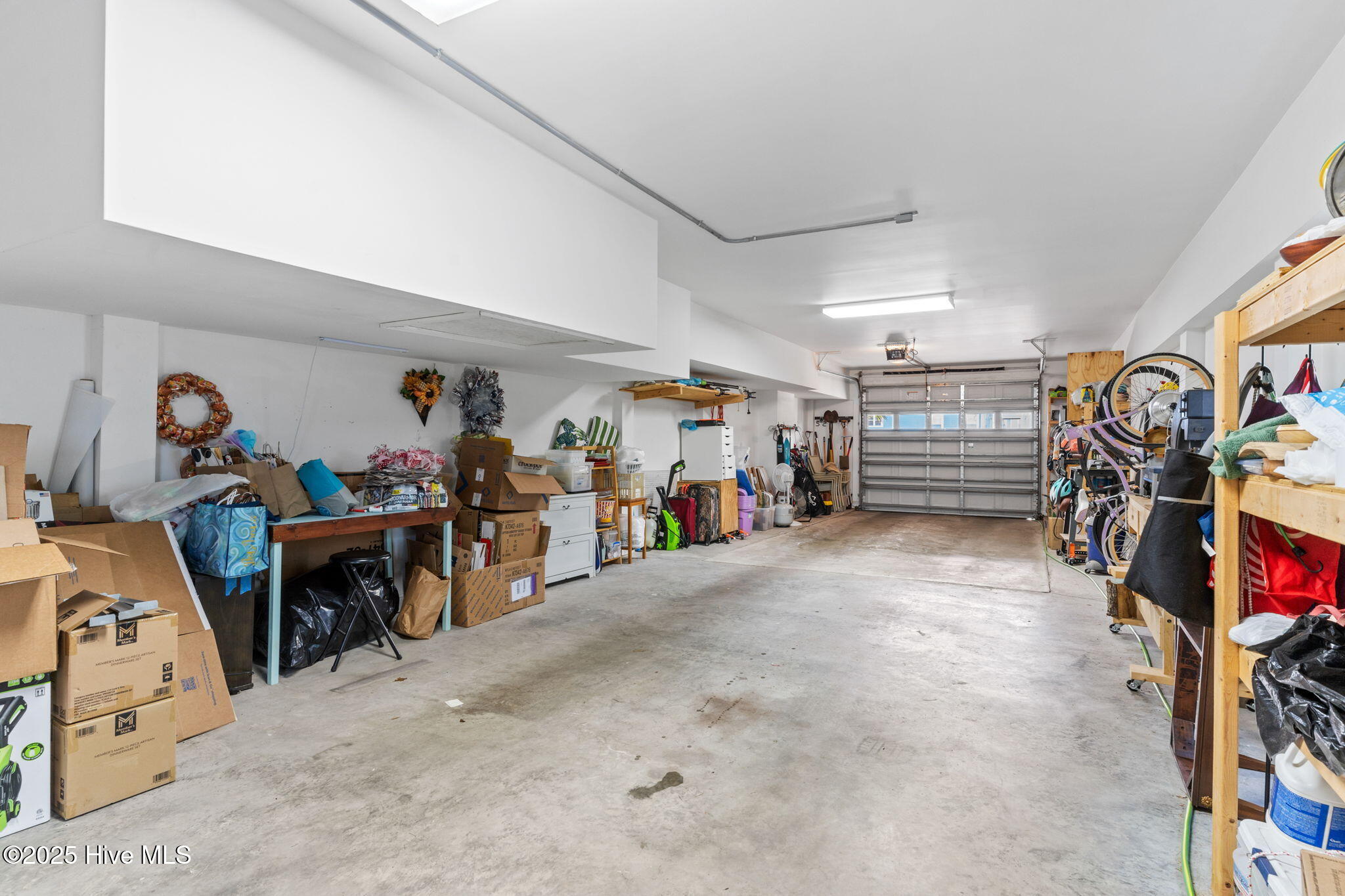 100548558 | Photo 48