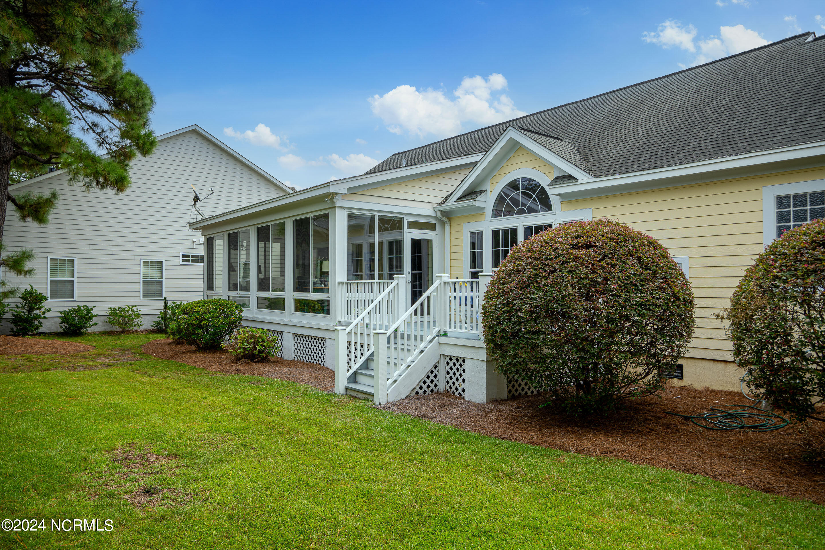 100499709 | Photo 53