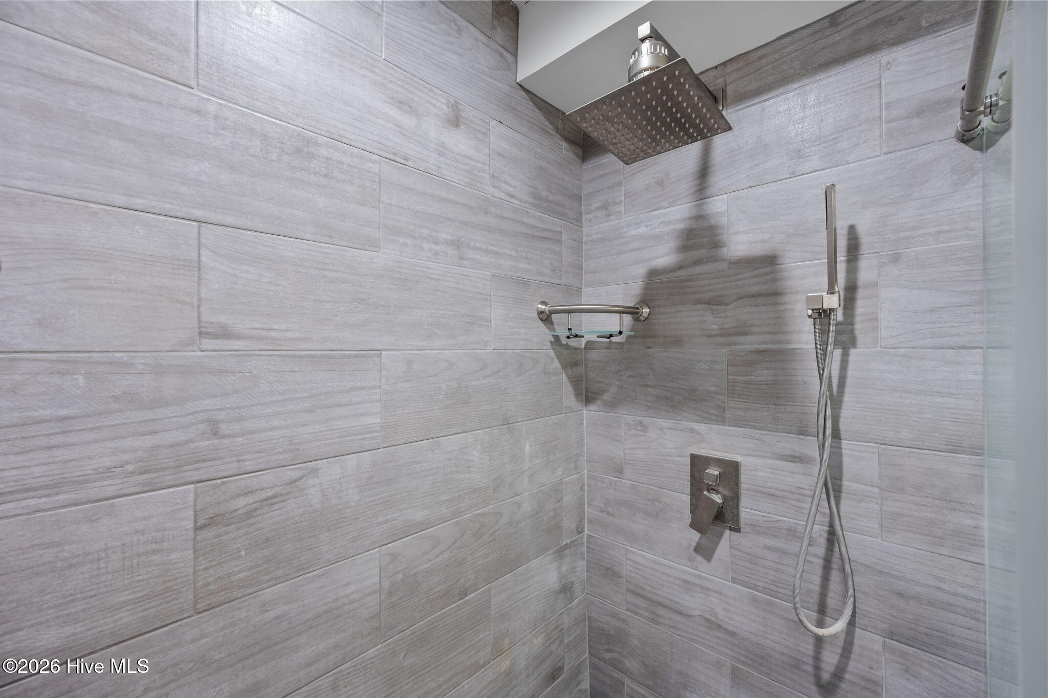 100565743 | Photo 22