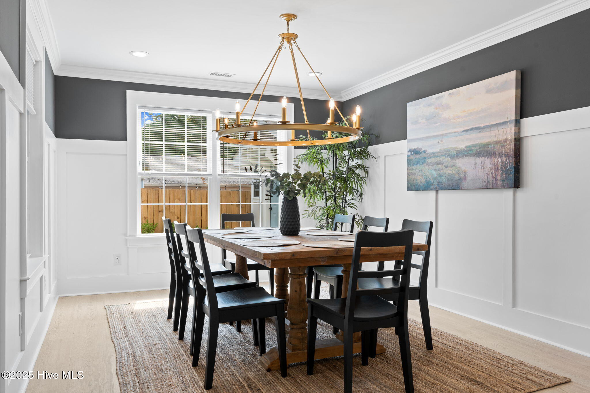 100492743 | Photo 11