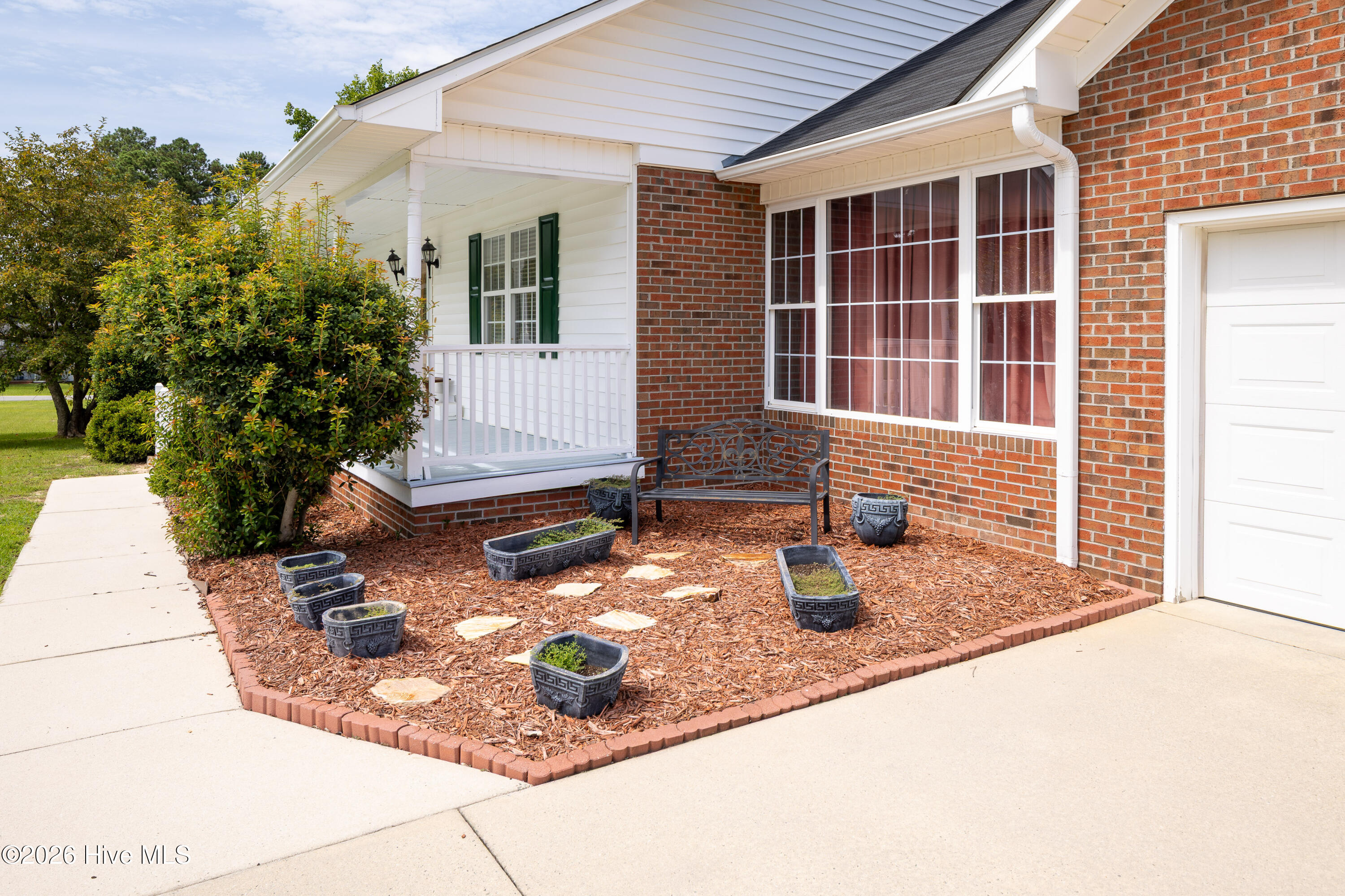 Exterior photo of 424 Cedar Lake Lane, Clinton, NC 28328. MLS: 100596327