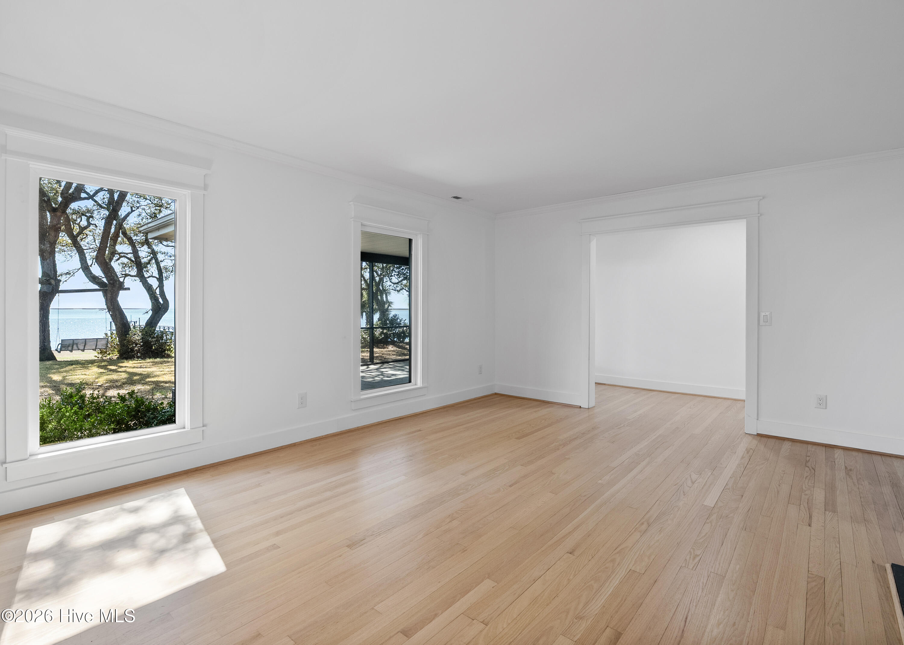 100559476 | Photo 19