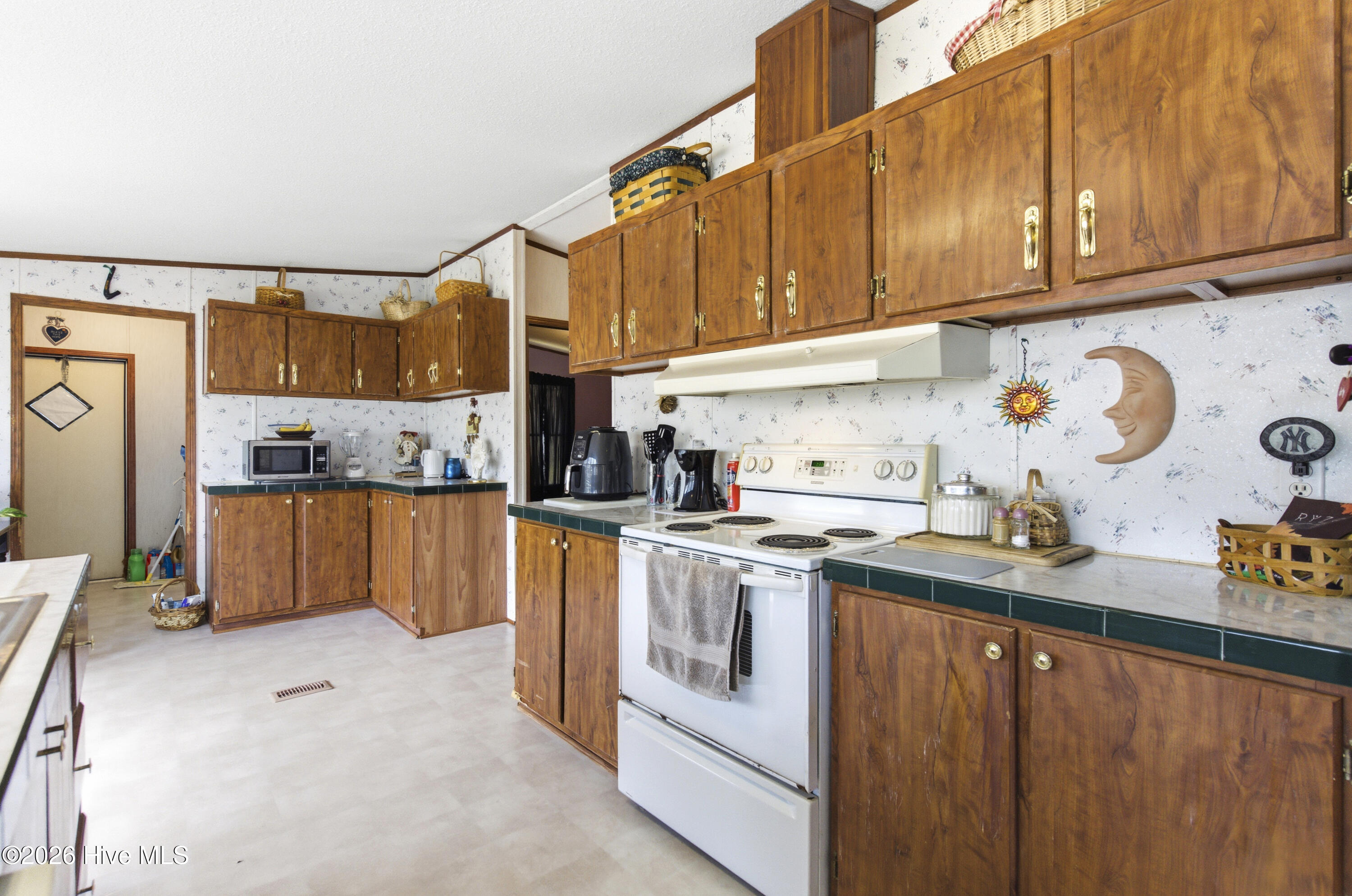 100565497 | Photo 29