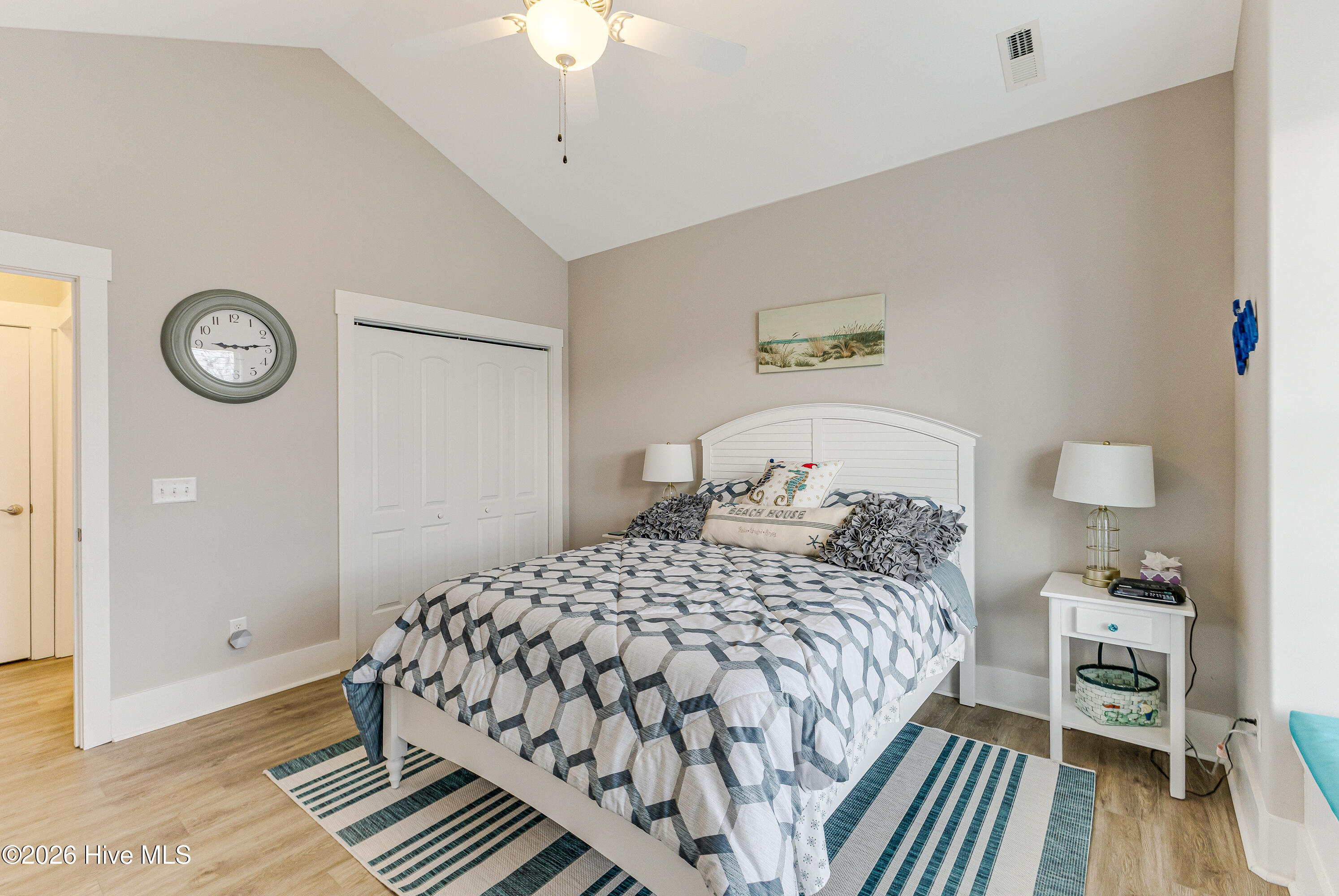 100555586 | Photo 19