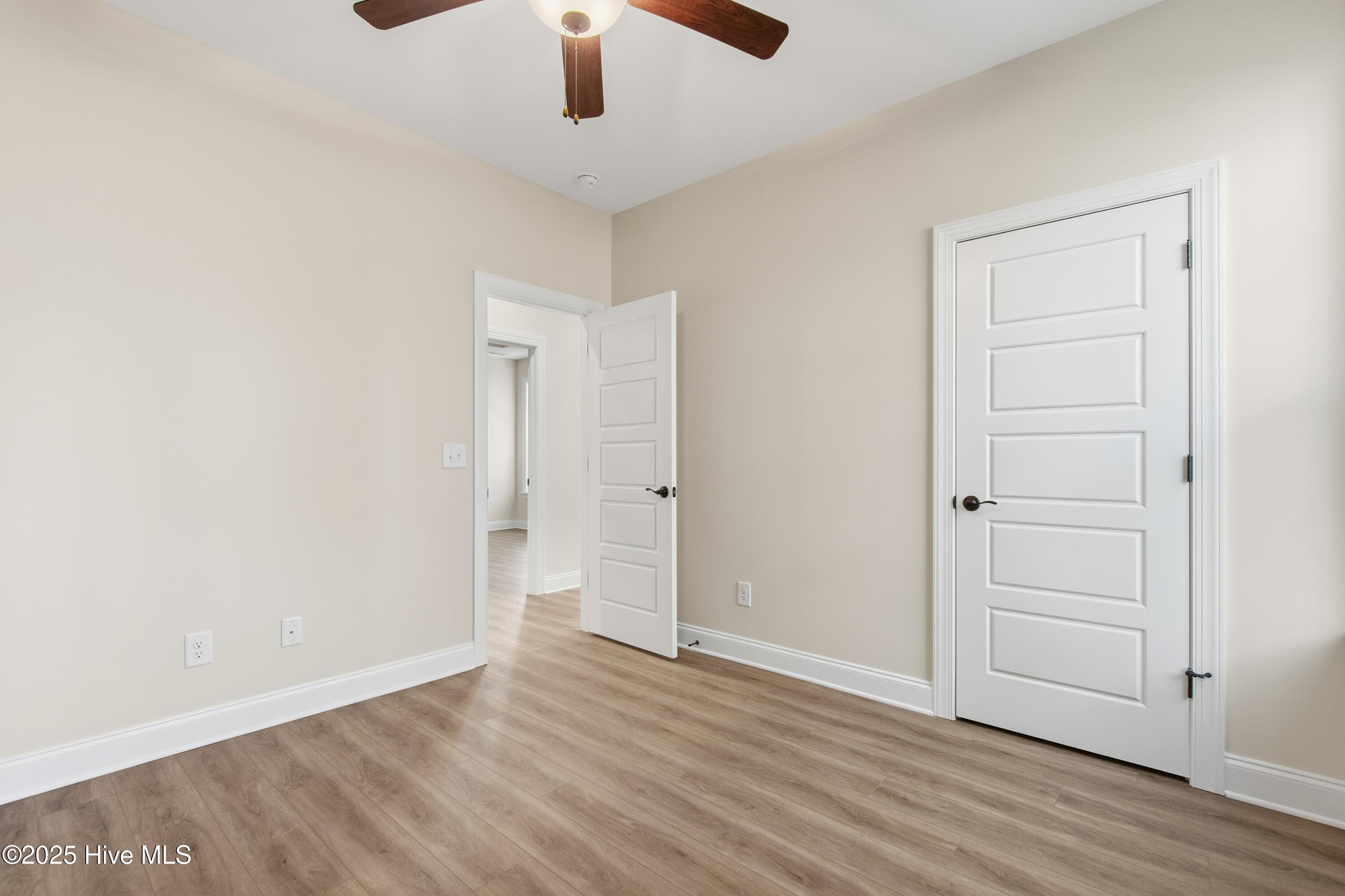 100505840 | Photo 26