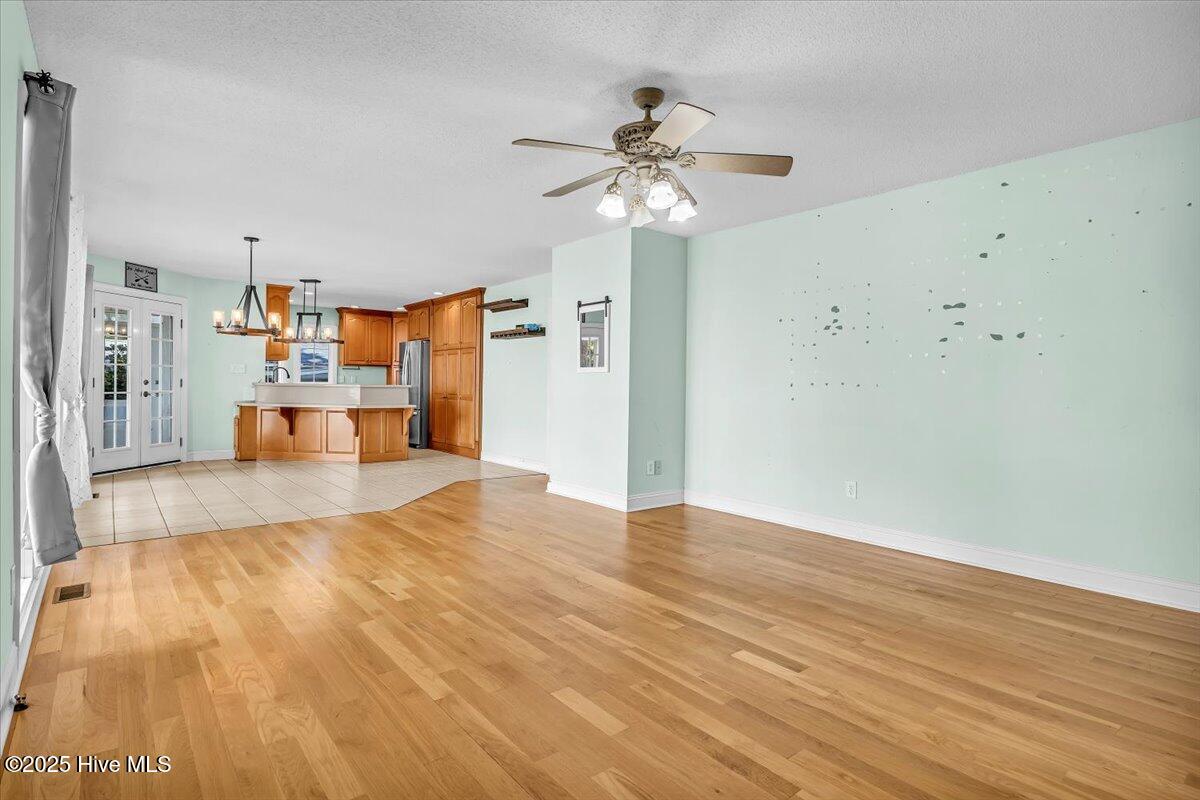 100536195 | Photo 41