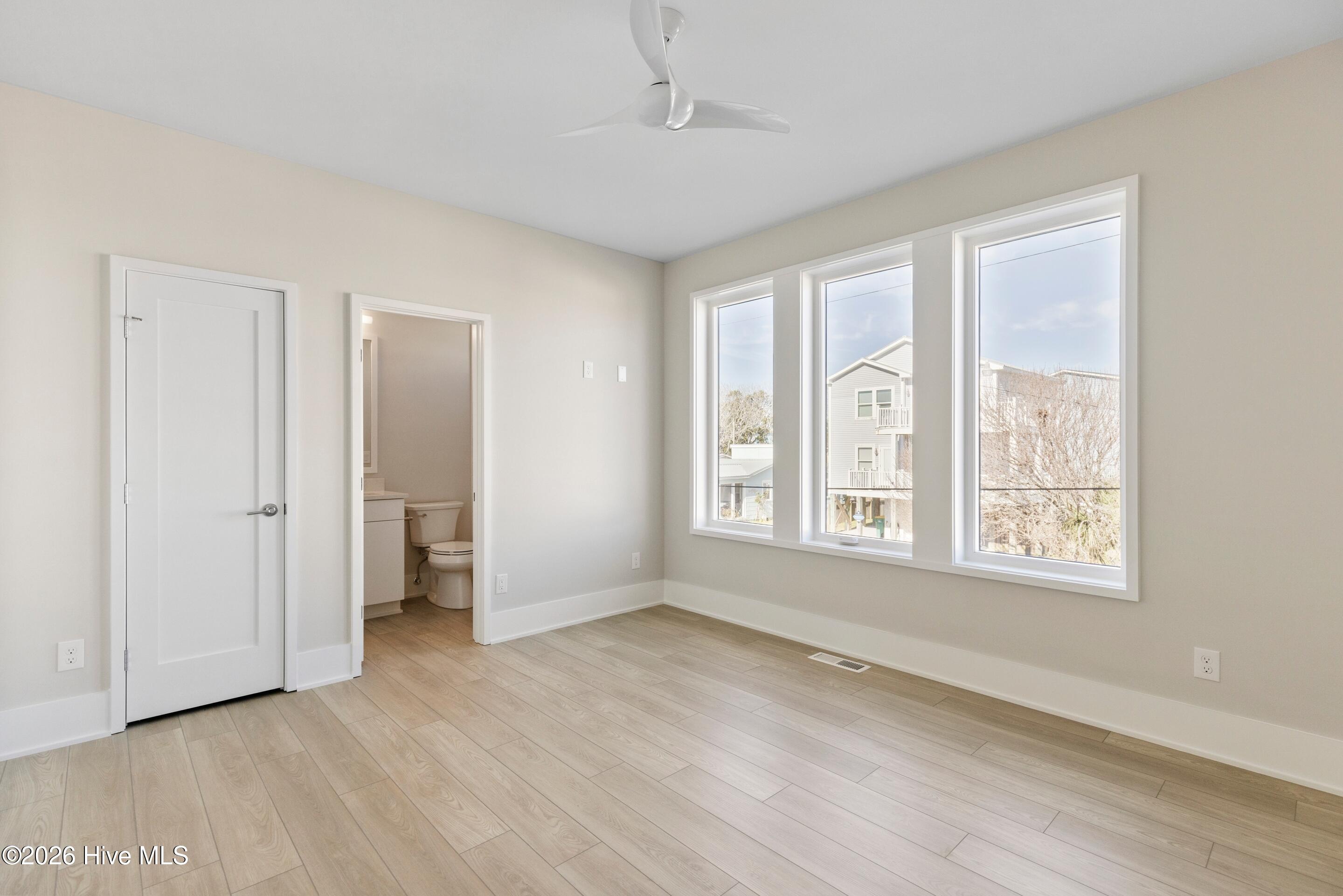 100545146 | Photo 25