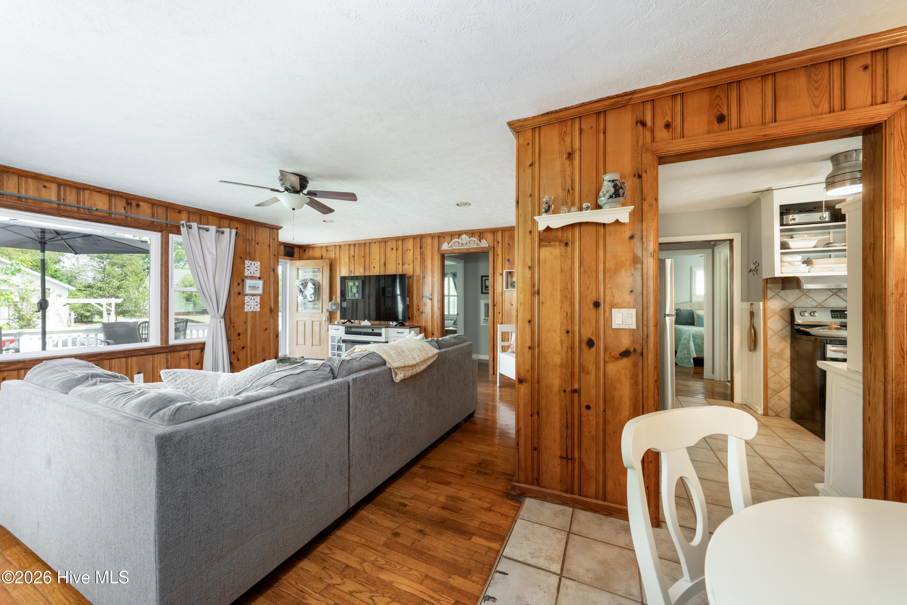 100565706 | Photo 19