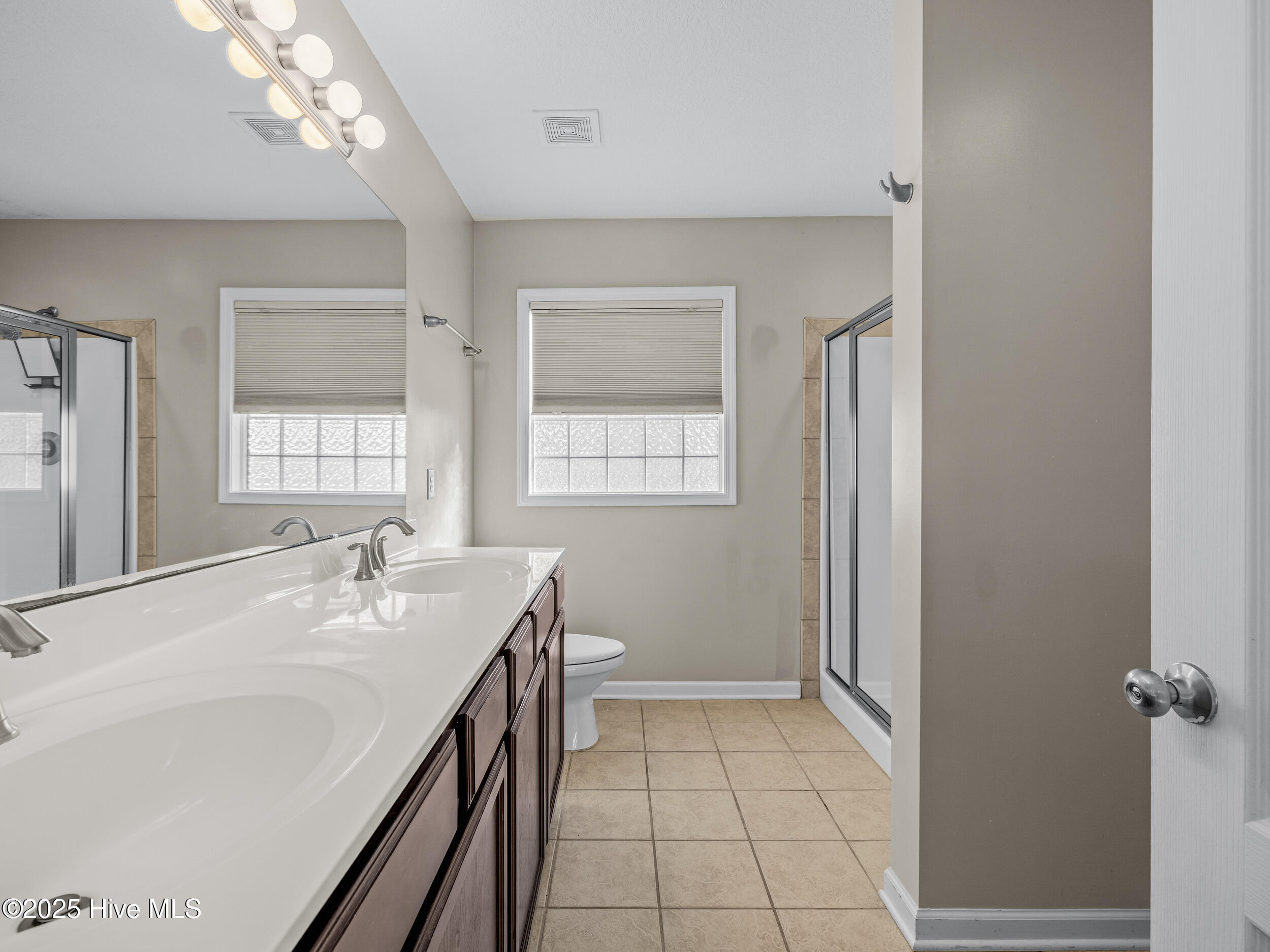 100546969 | Photo 24