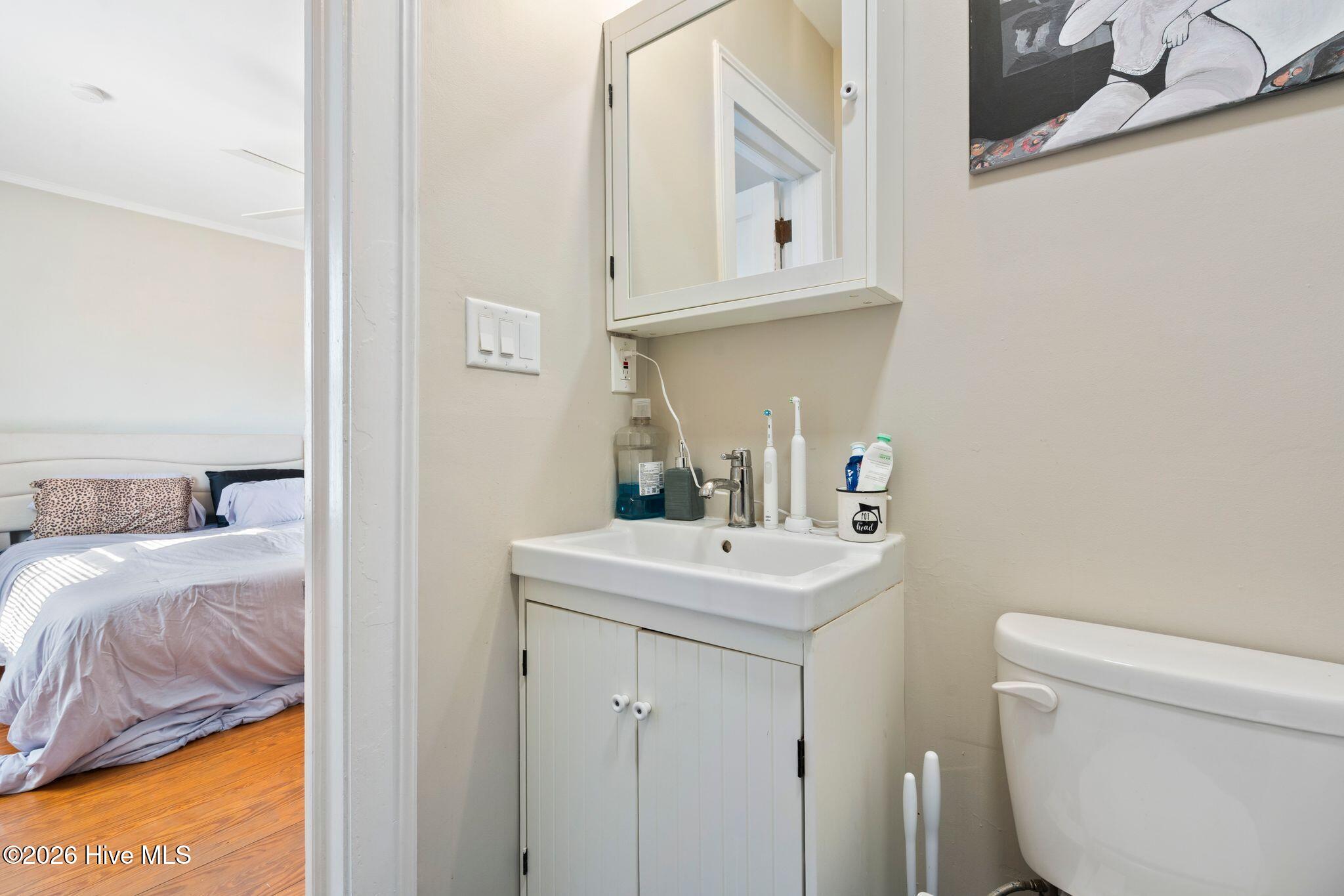 100554931 | Photo 18