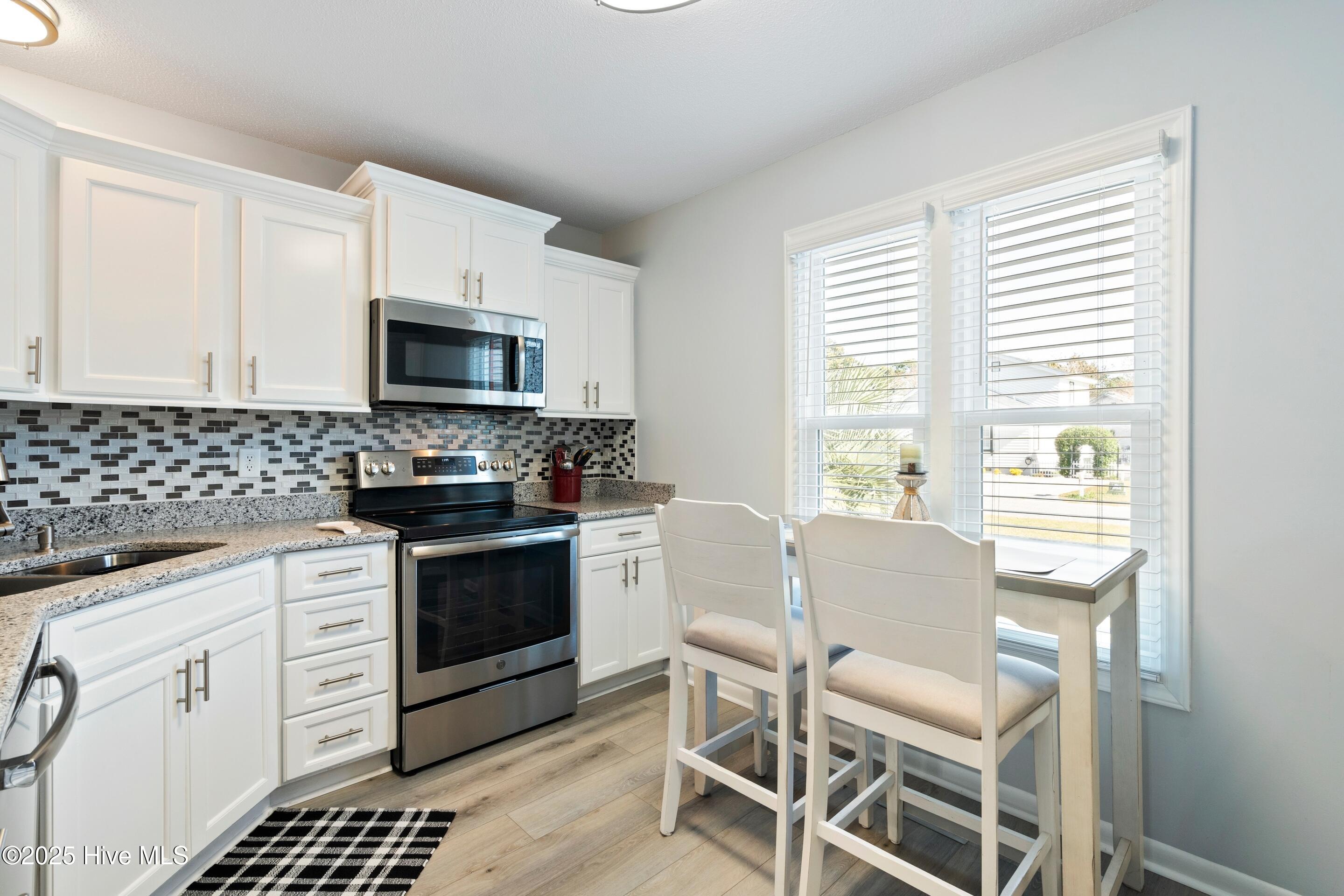 100541347 | Photo 12