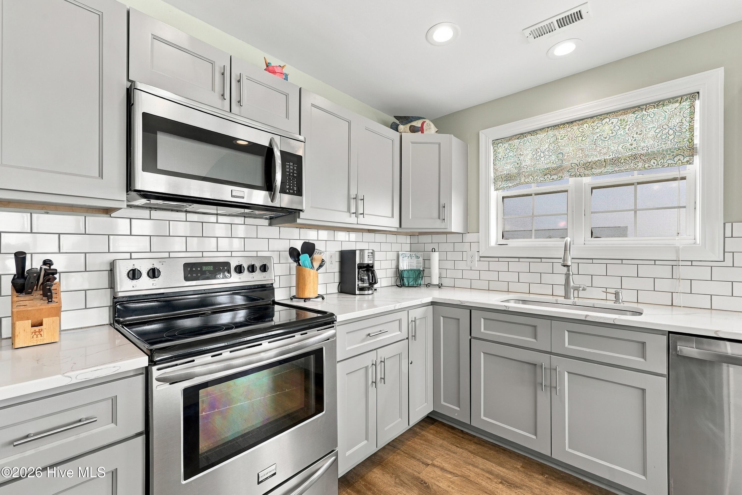 9936 Louise Howard Court East,Emerald Isle