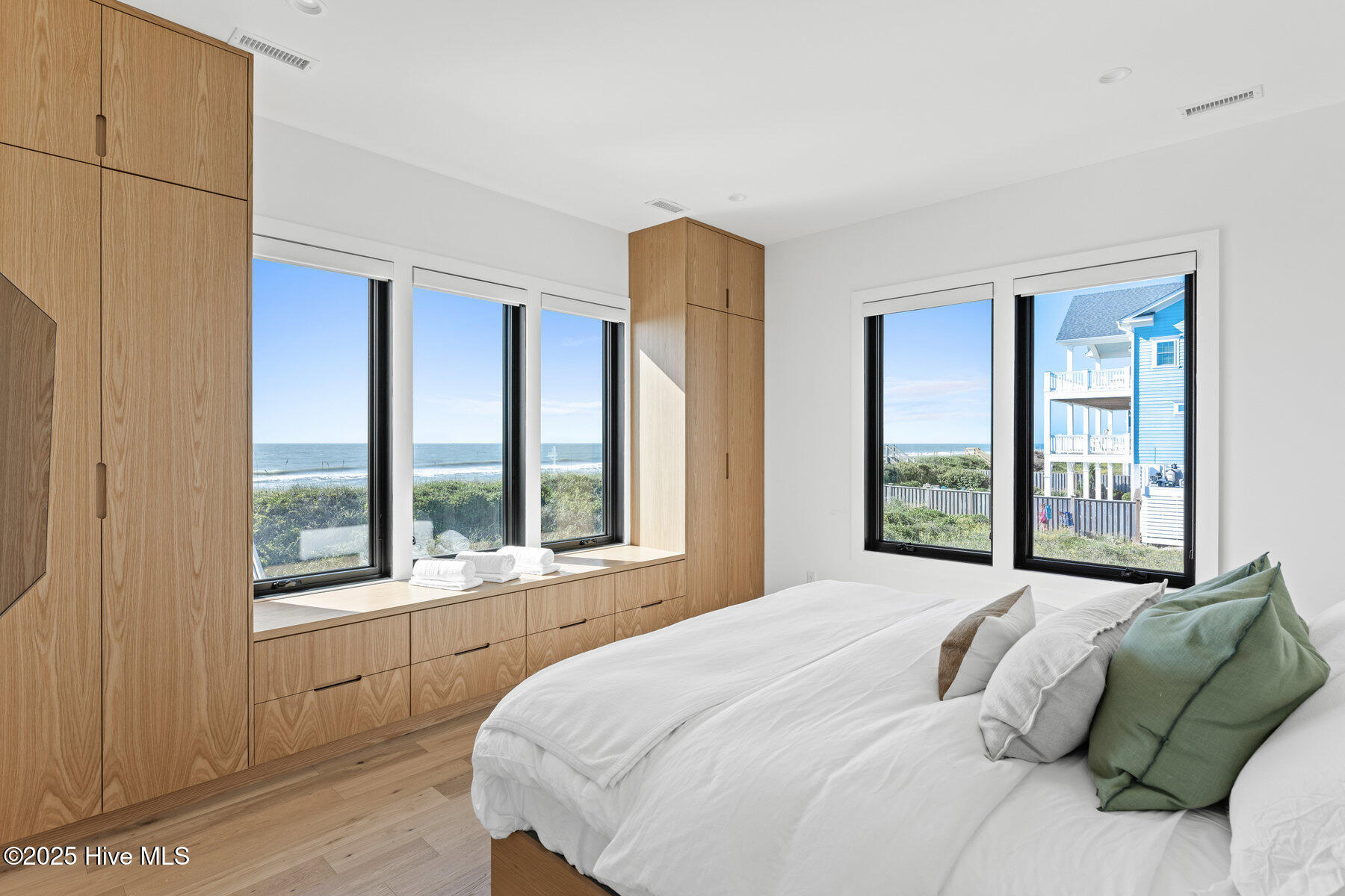 100535055 | Photo 31