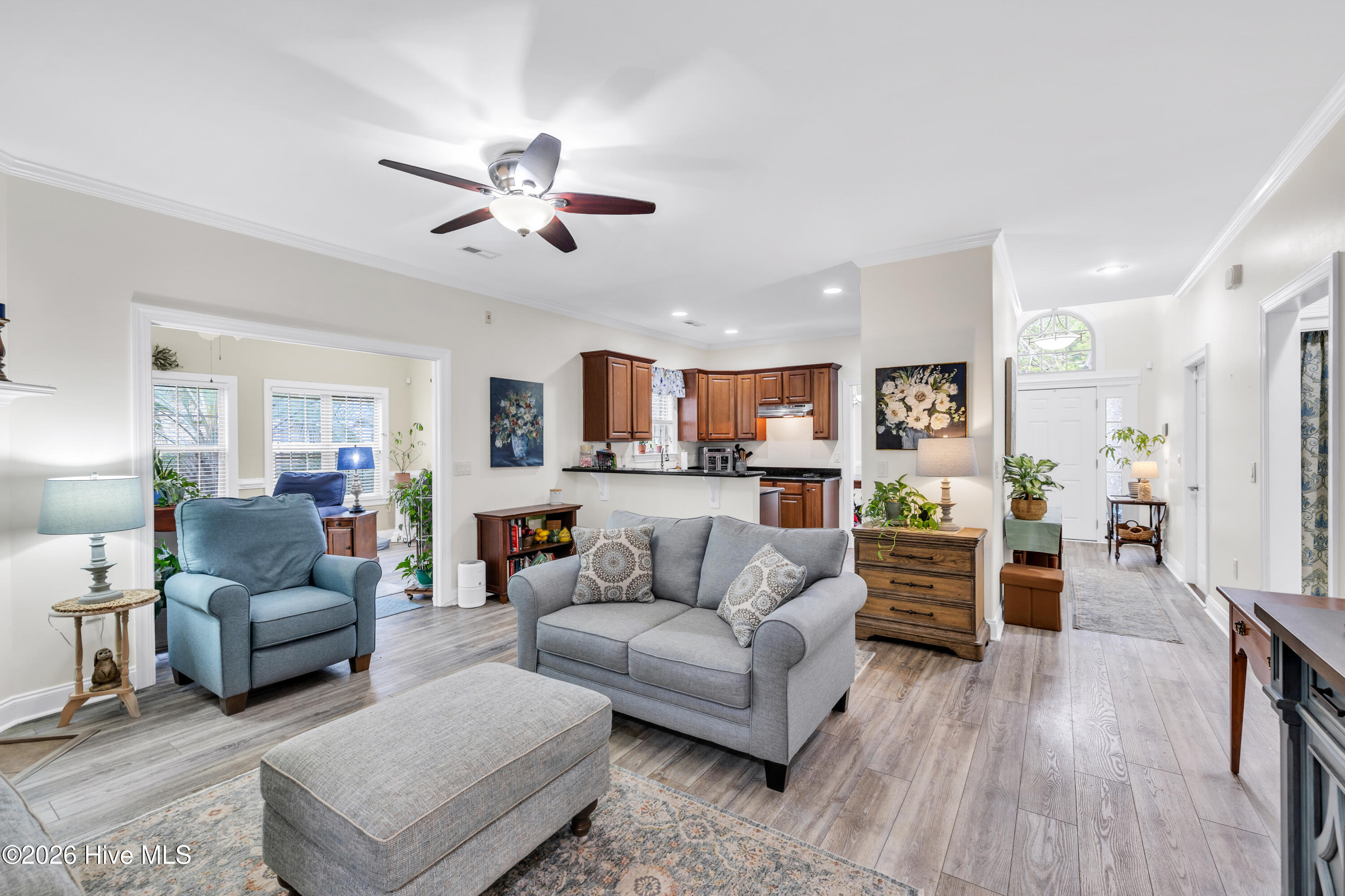 100550739 | Photo 16