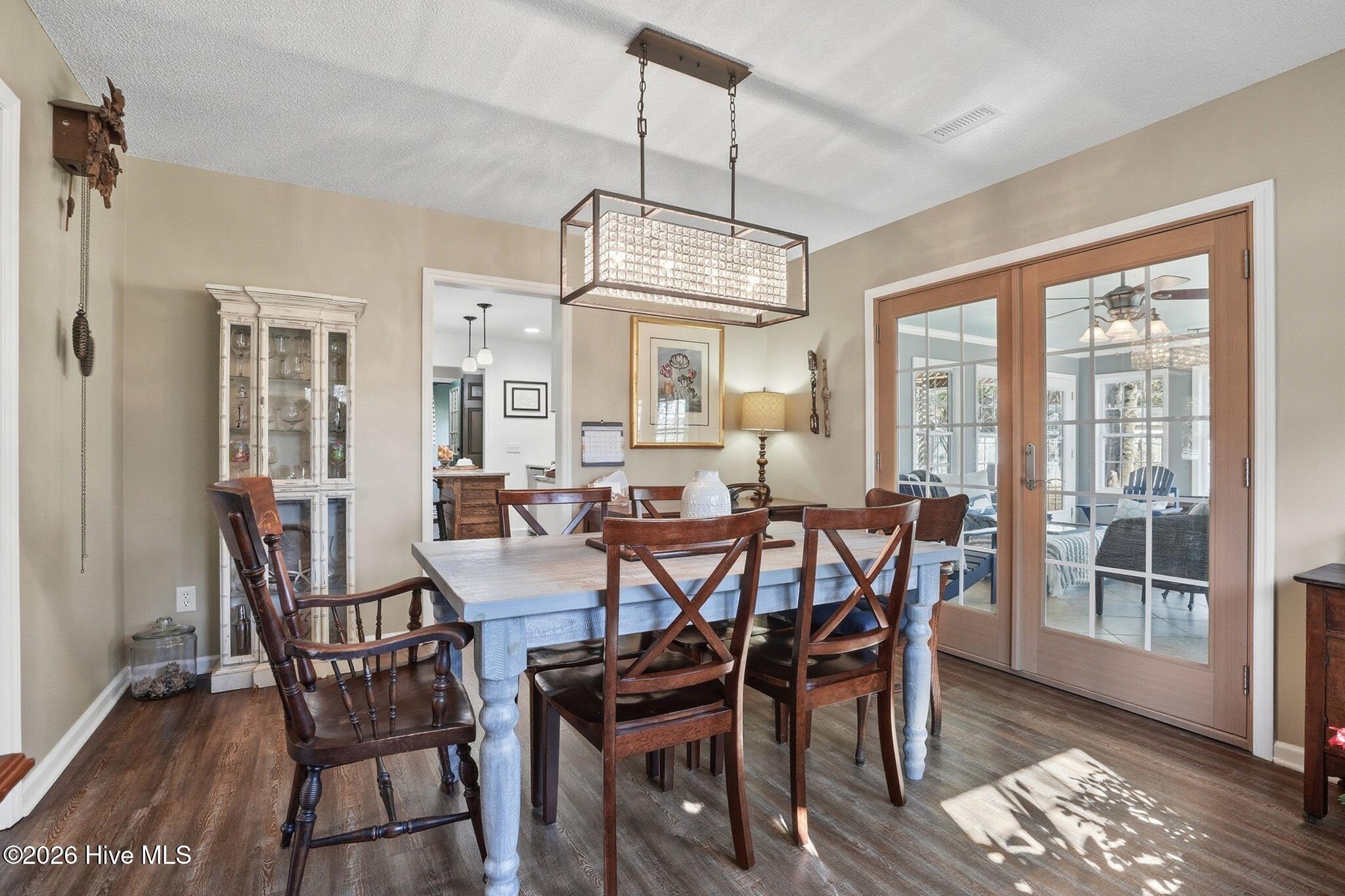 100557423 | Photo 21