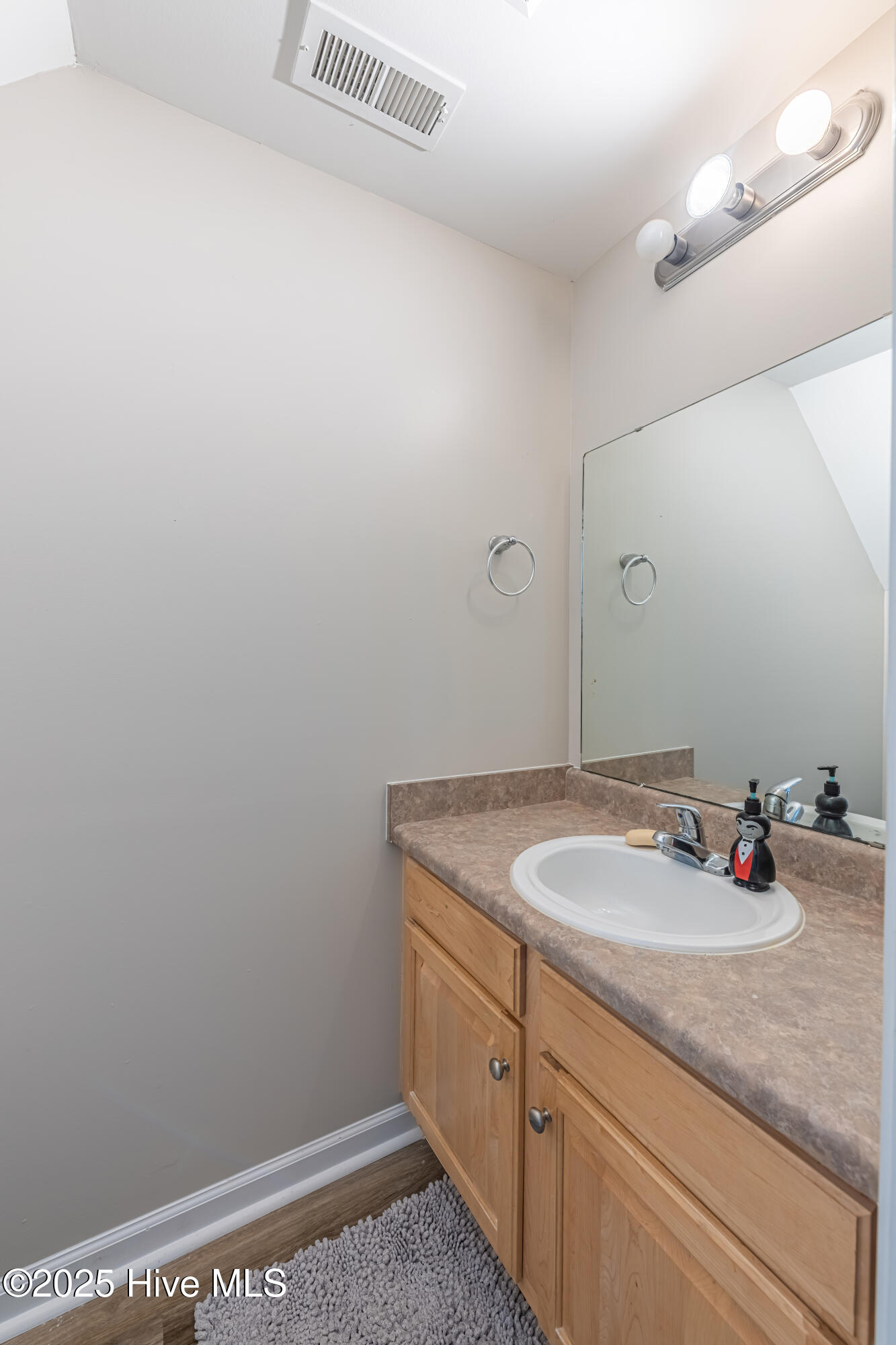 100521168 | Photo 19