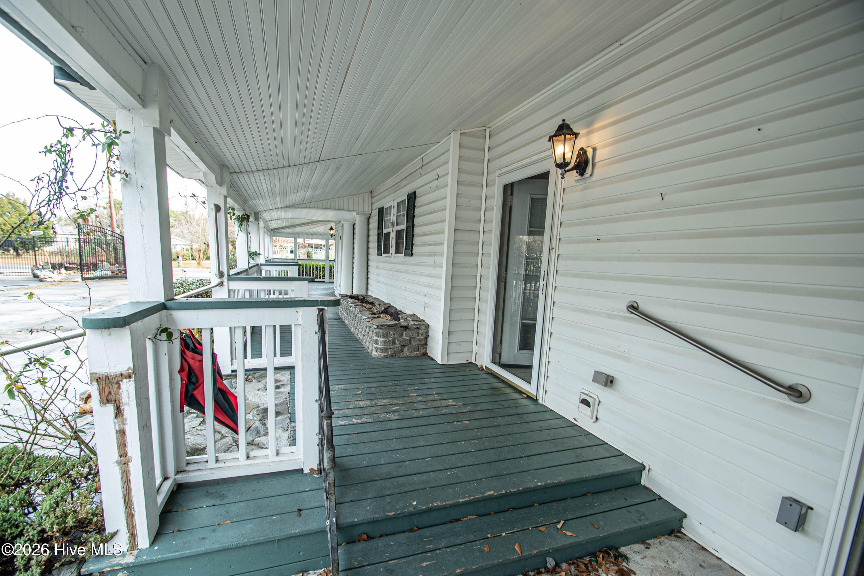 100554642 | Photo 103