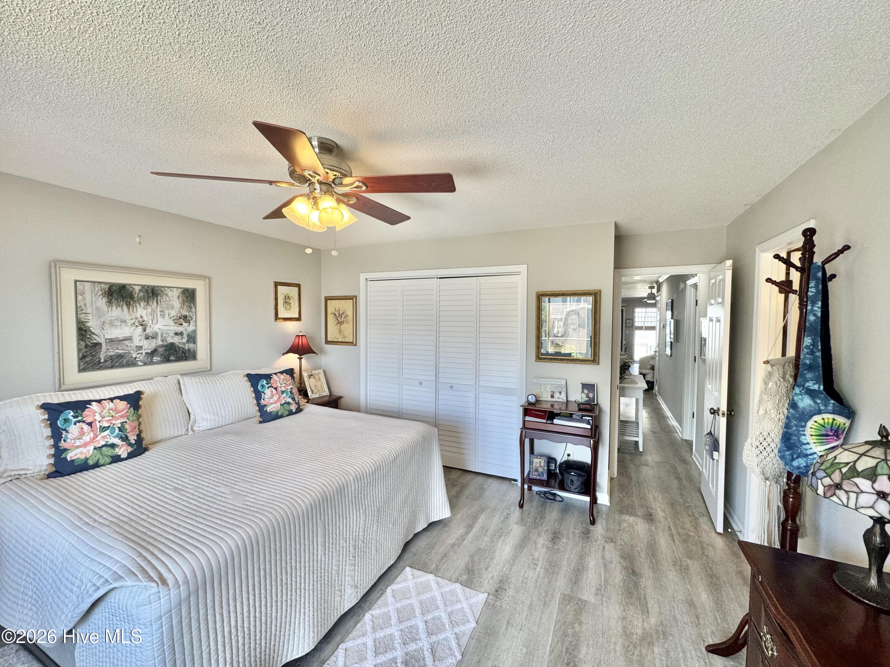 100569479 | Photo 11