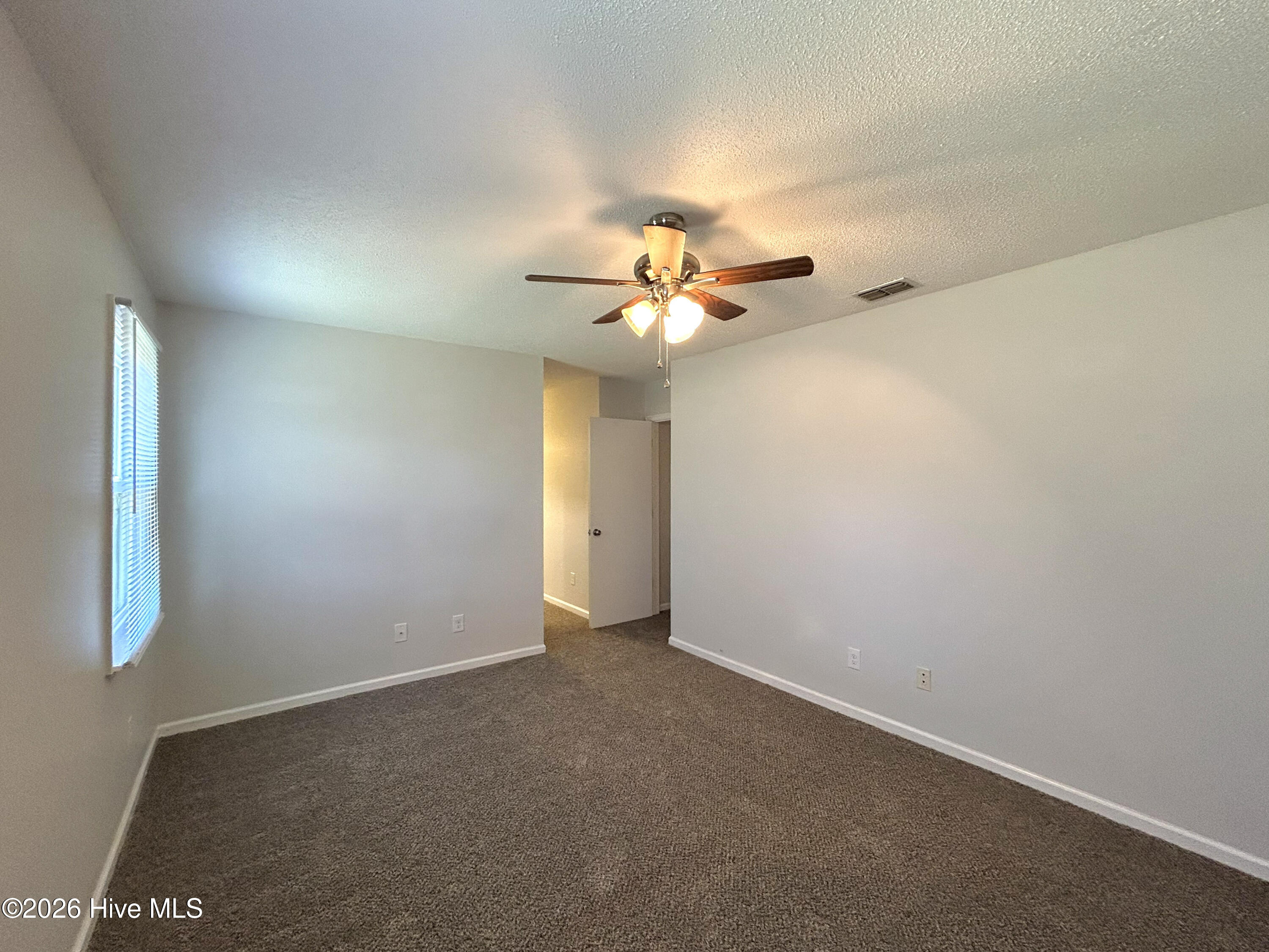 100563583 | Photo 32