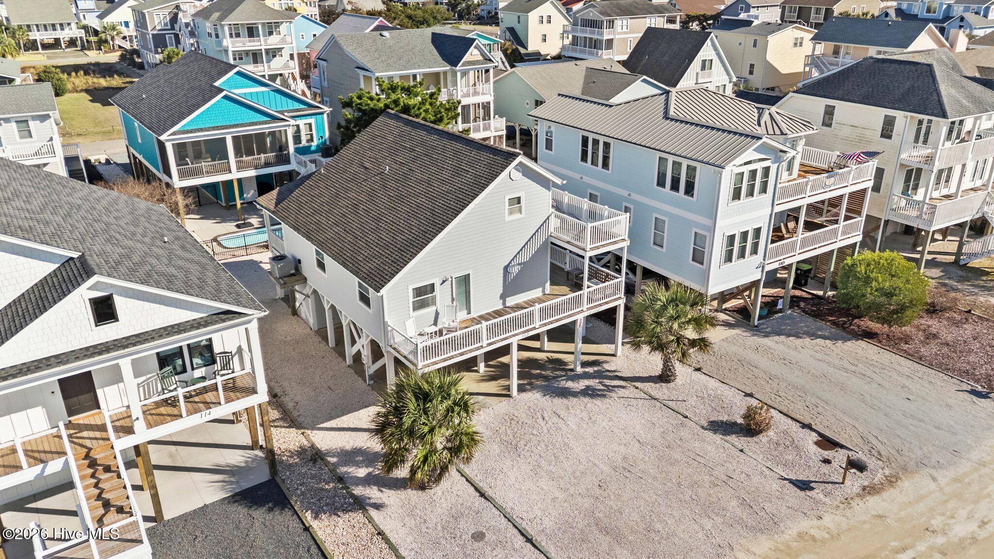 100552709 | Photo 71