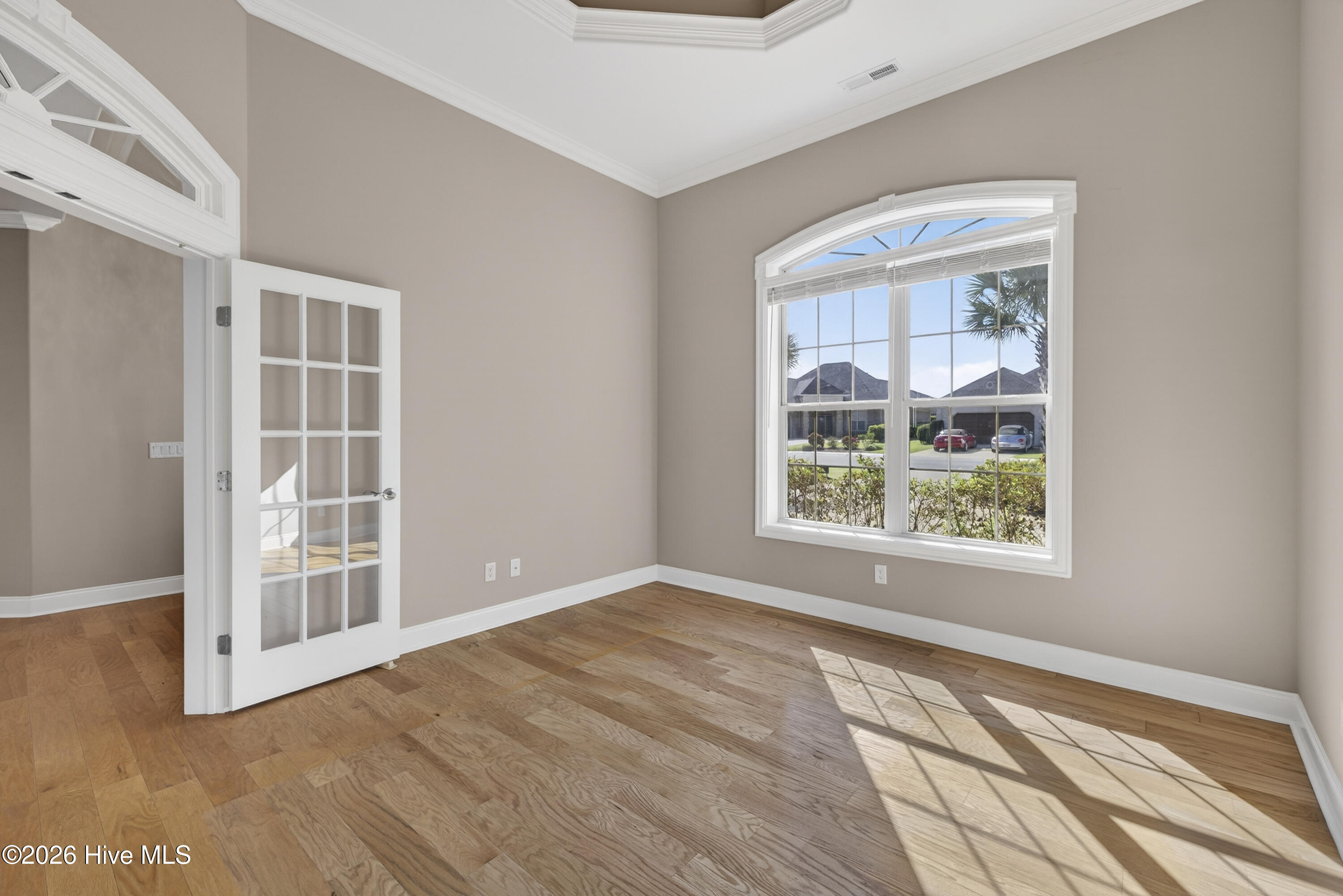 100562254 | Photo 16