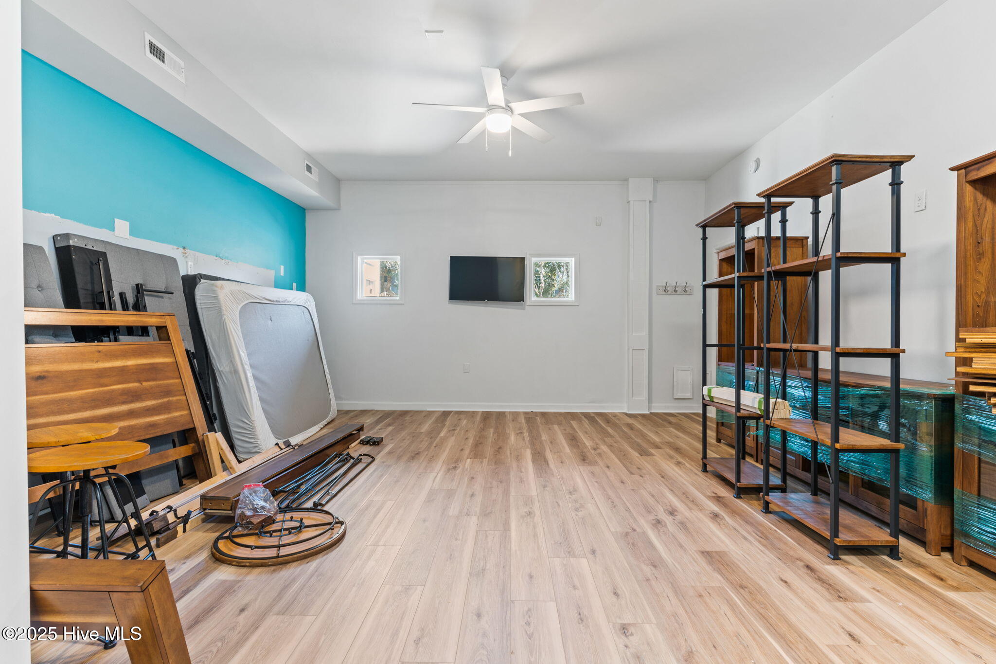 100542158 | Photo 59