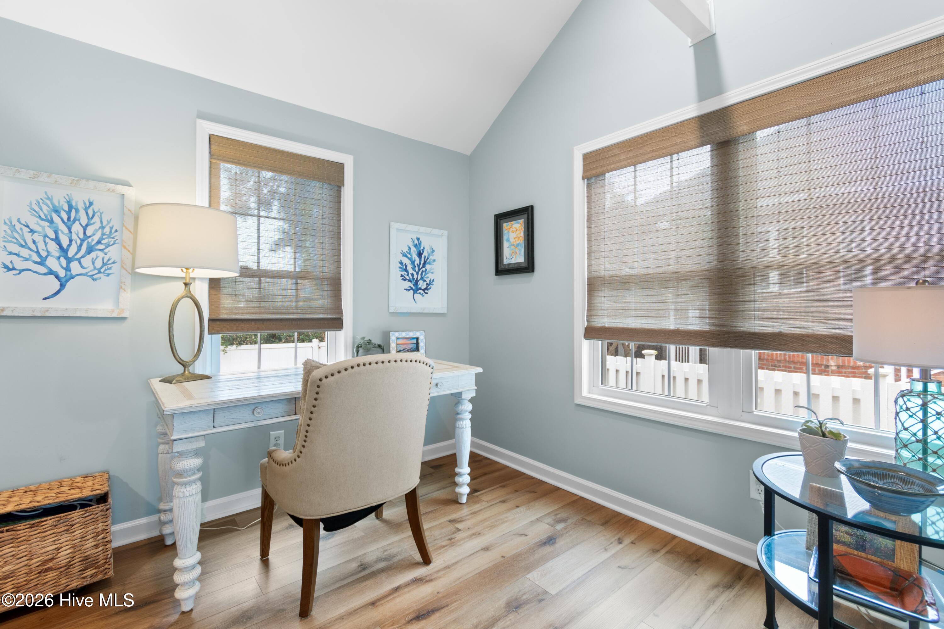 100558104 | Photo 27