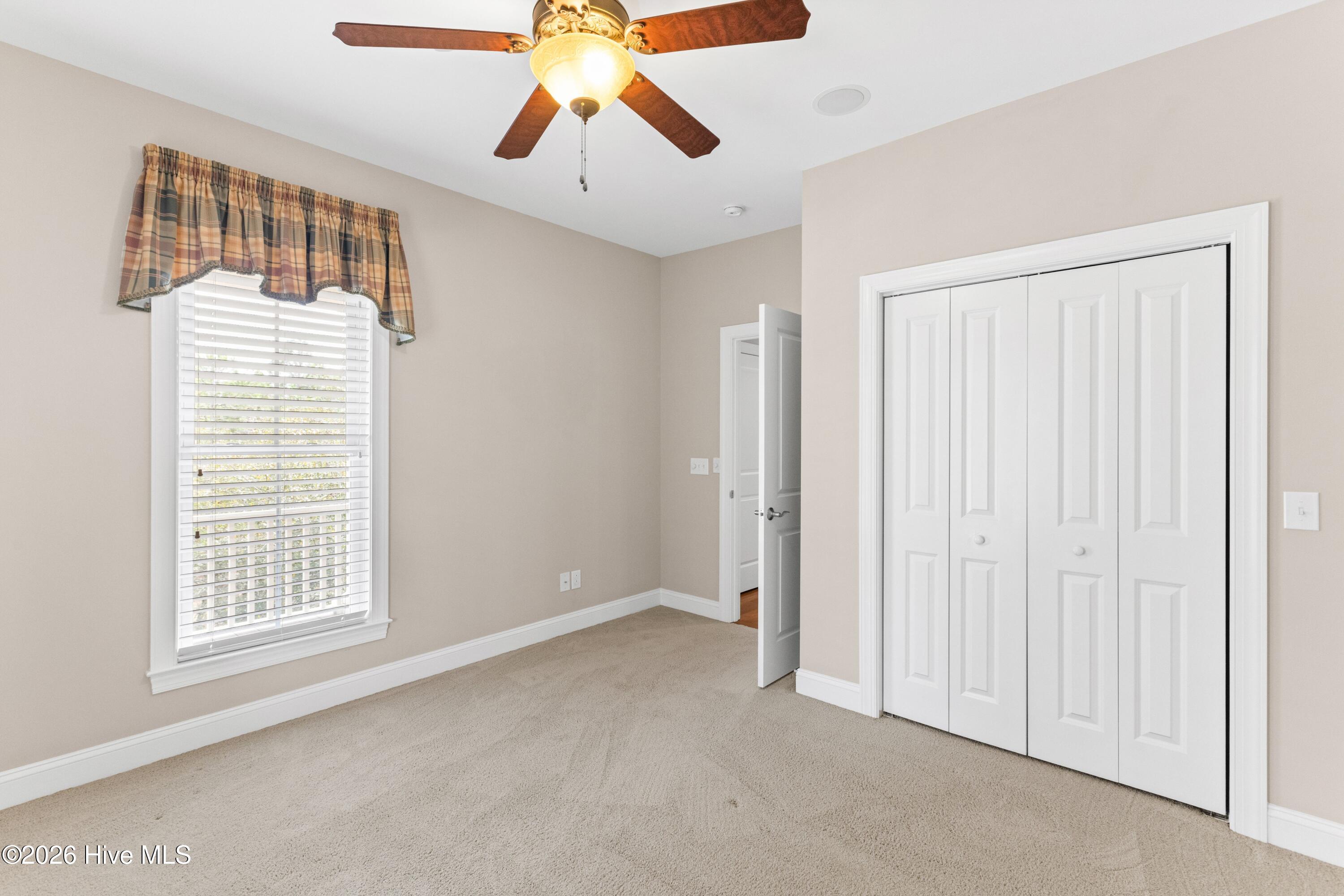 100560596 | Photo 36