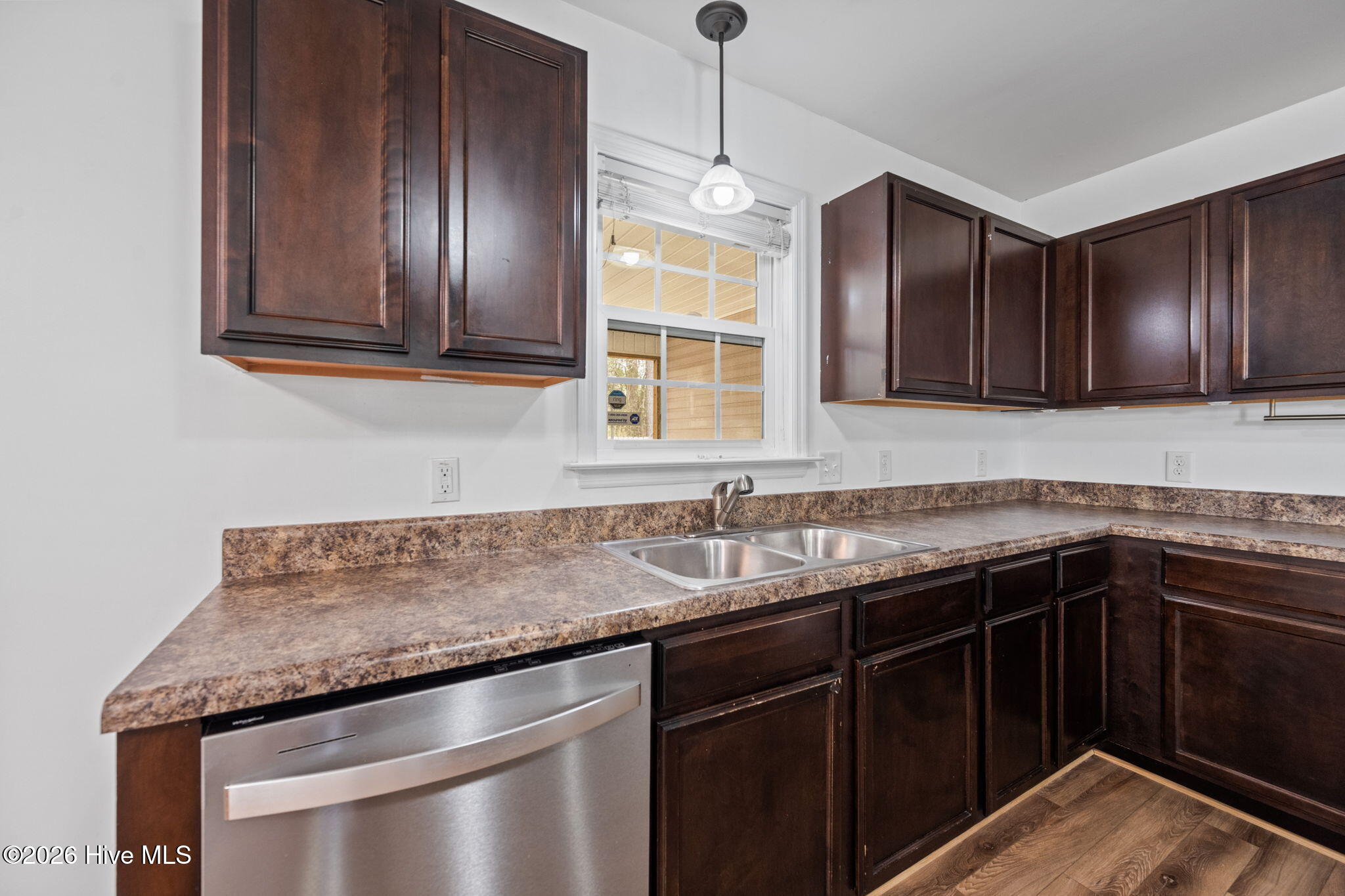 100565061 | Photo 16