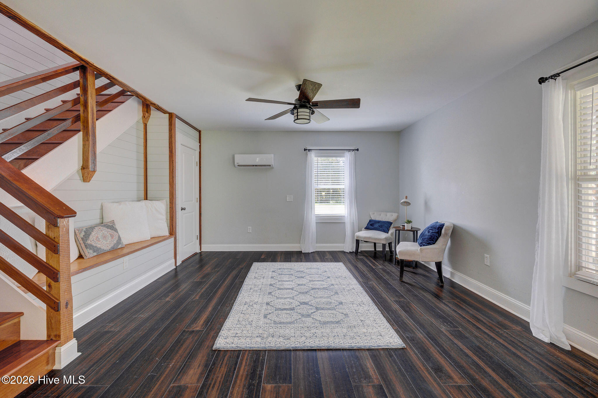 100558109 | Photo 27