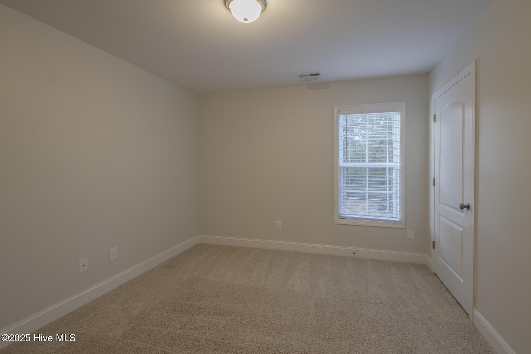 100543314 | Photo 23