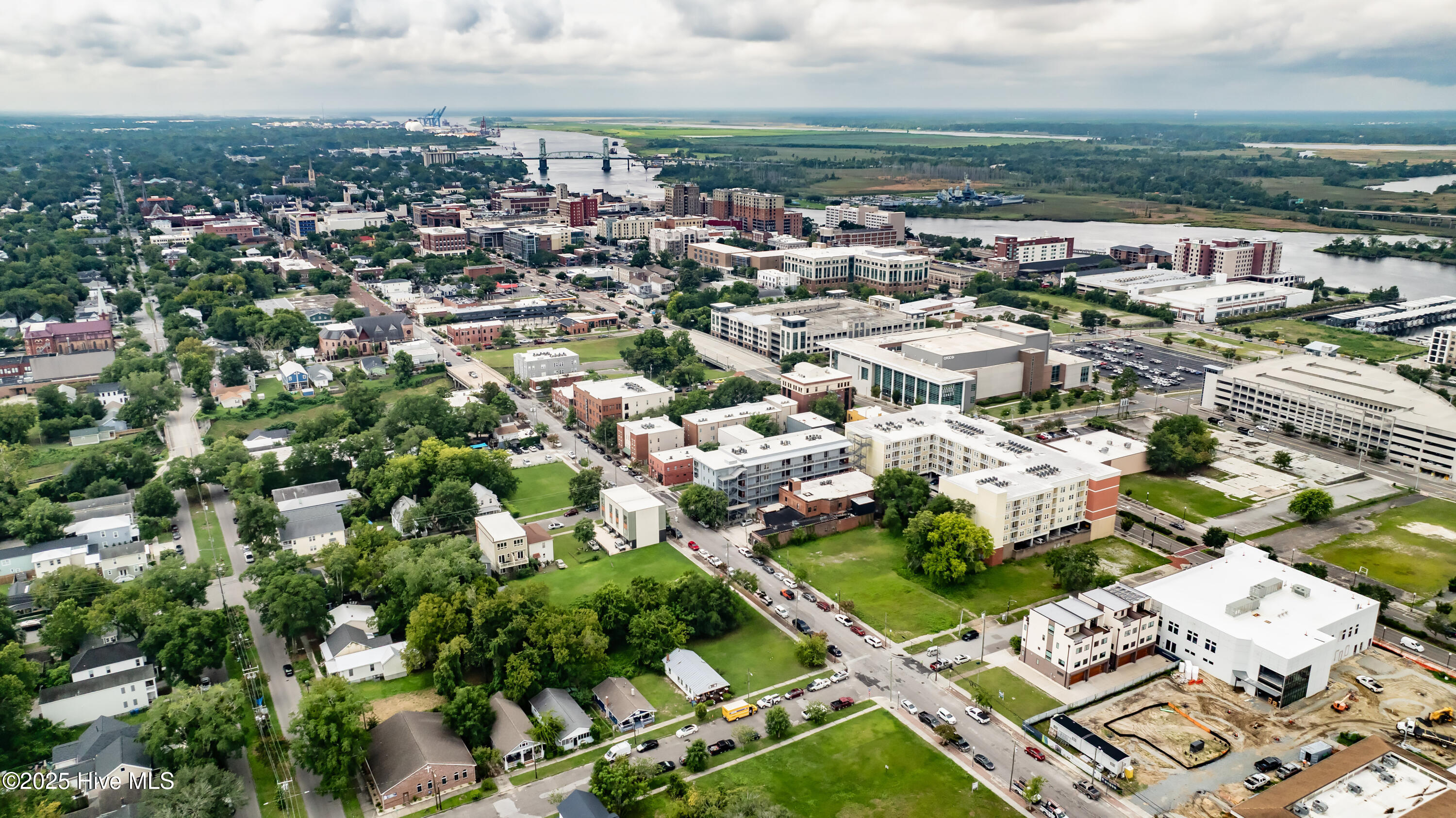 100524258 | Photo 38