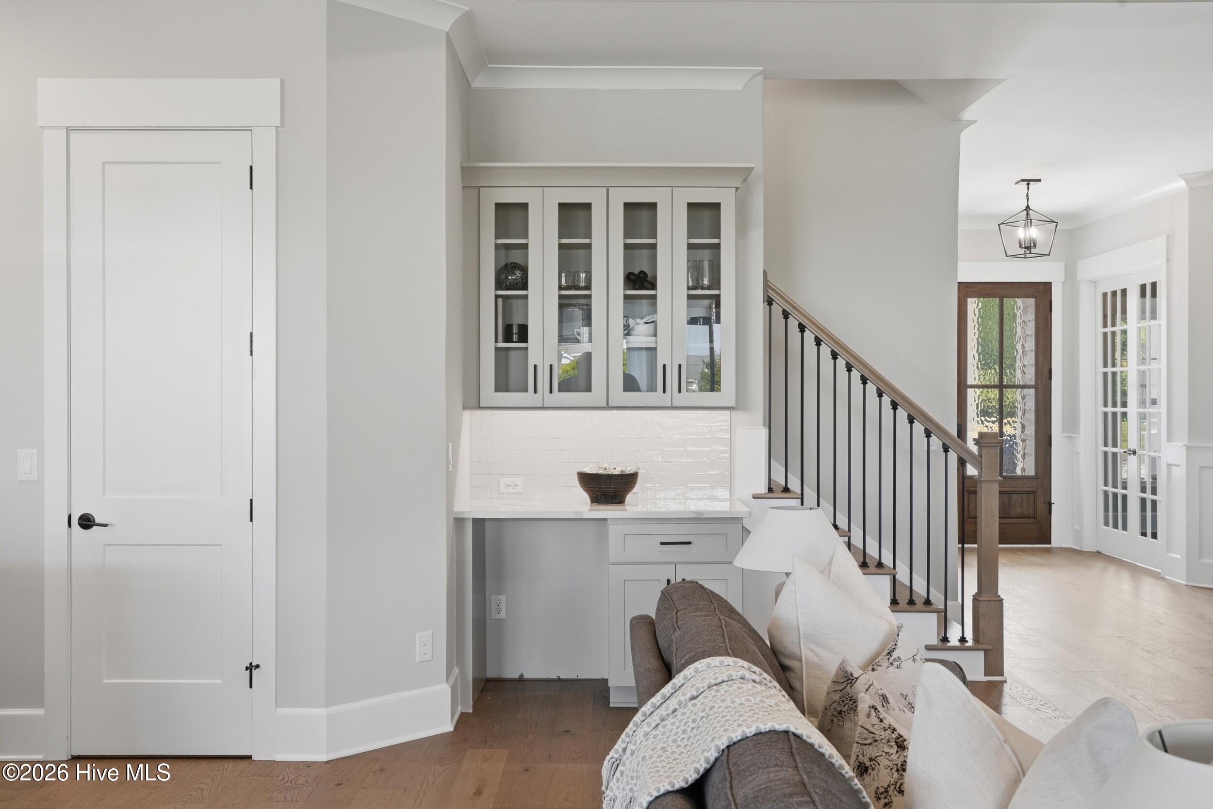 100567785 | Photo 24