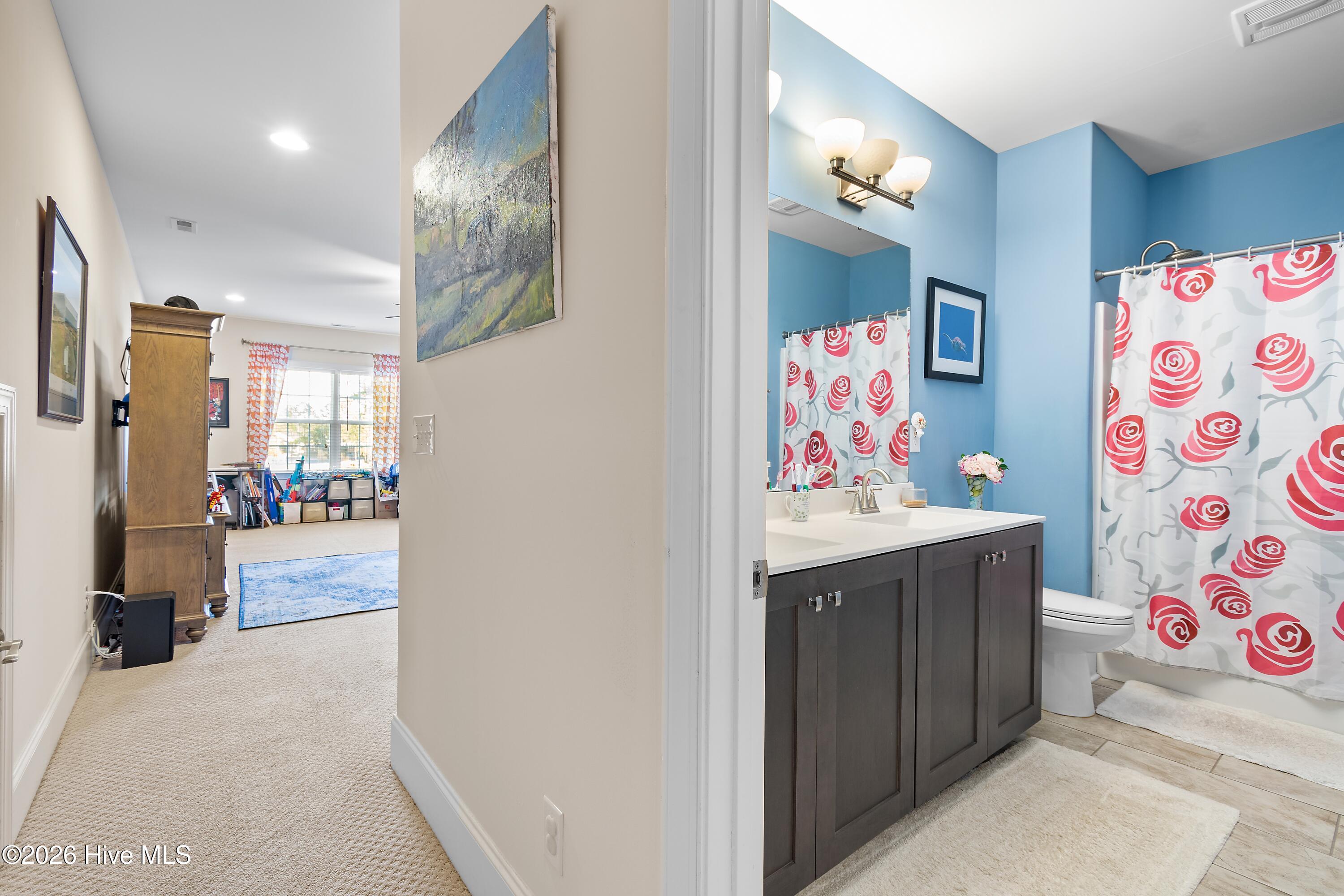 100548400 | Photo 32