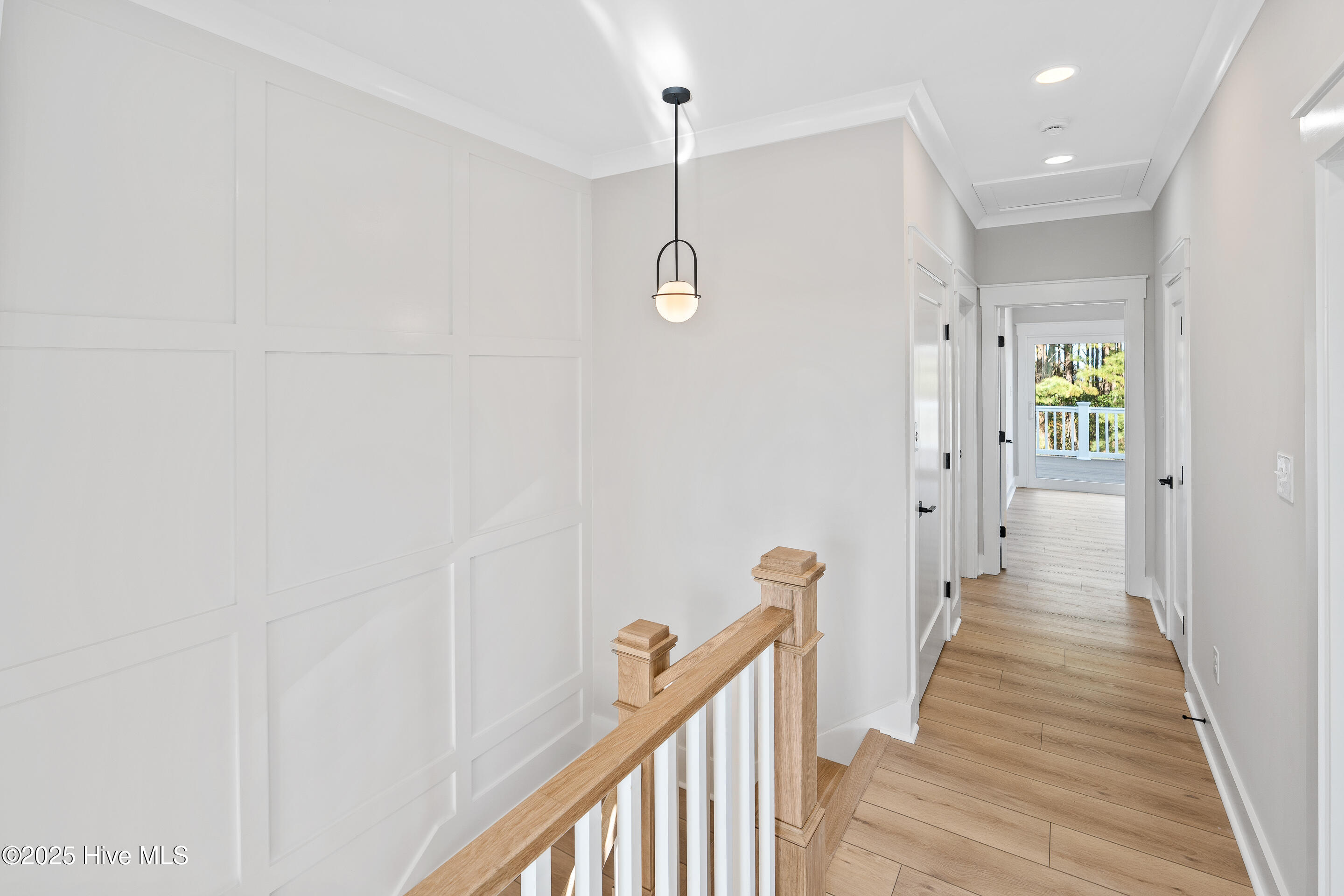 100525288 | Photo 48