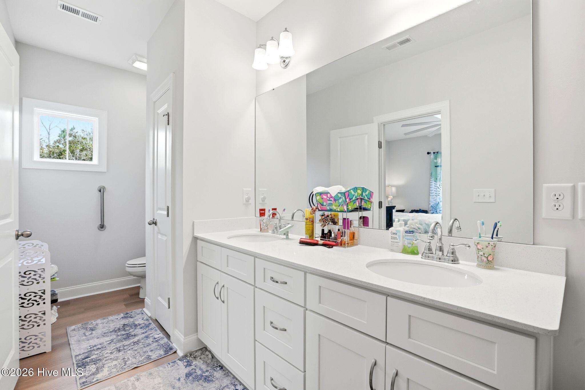 100561964 | Photo 22