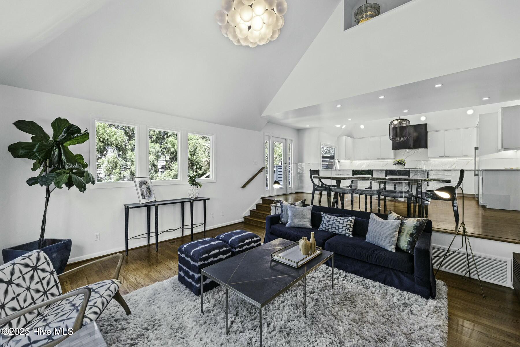 100555228 | Photo 17