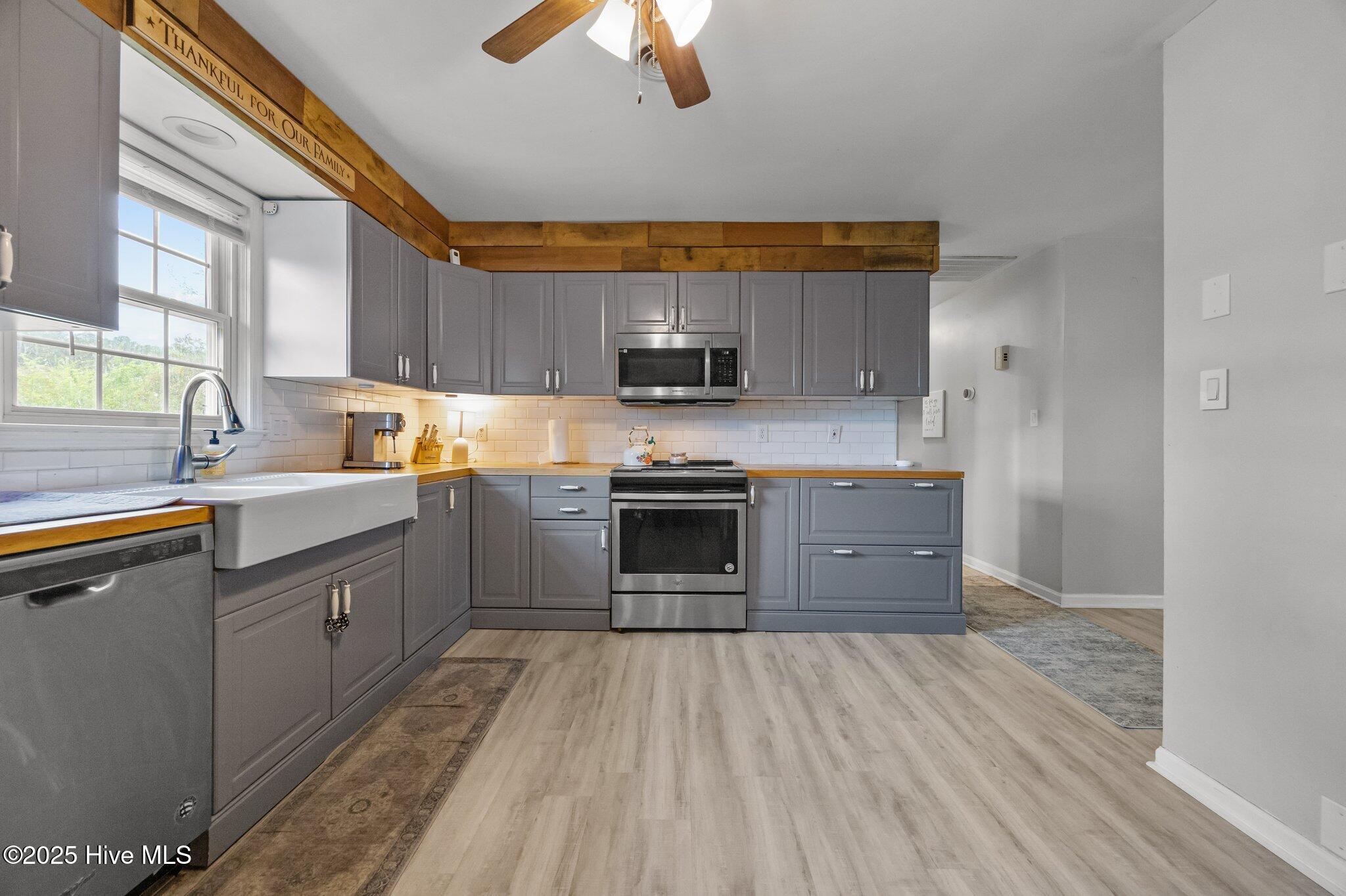 250 Ernest Gurganus Road, Jacksonville, NC 28540 – photo 21: 29-web-or-mls-IMG_2176
