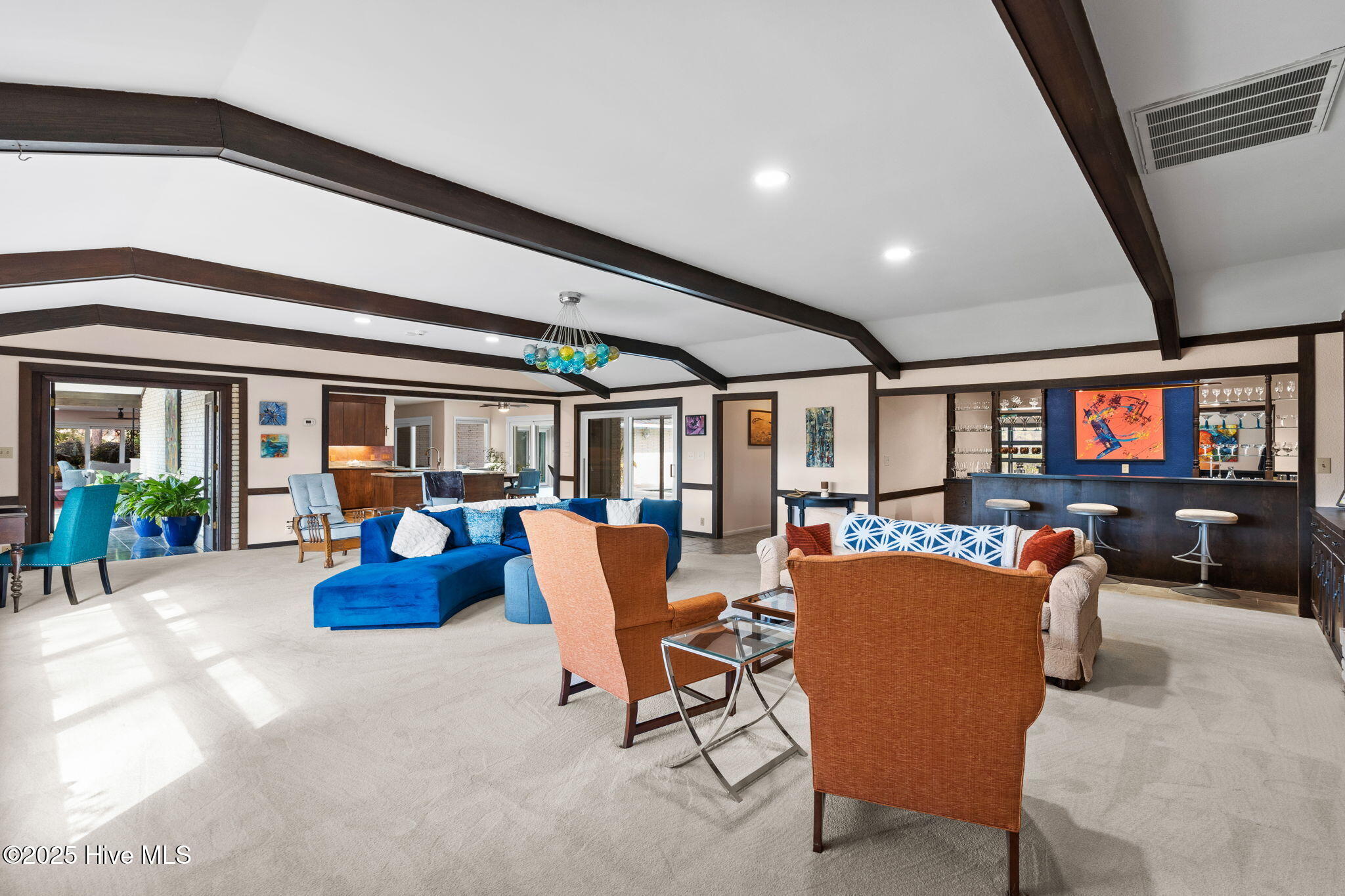 100544236 | Photo 18