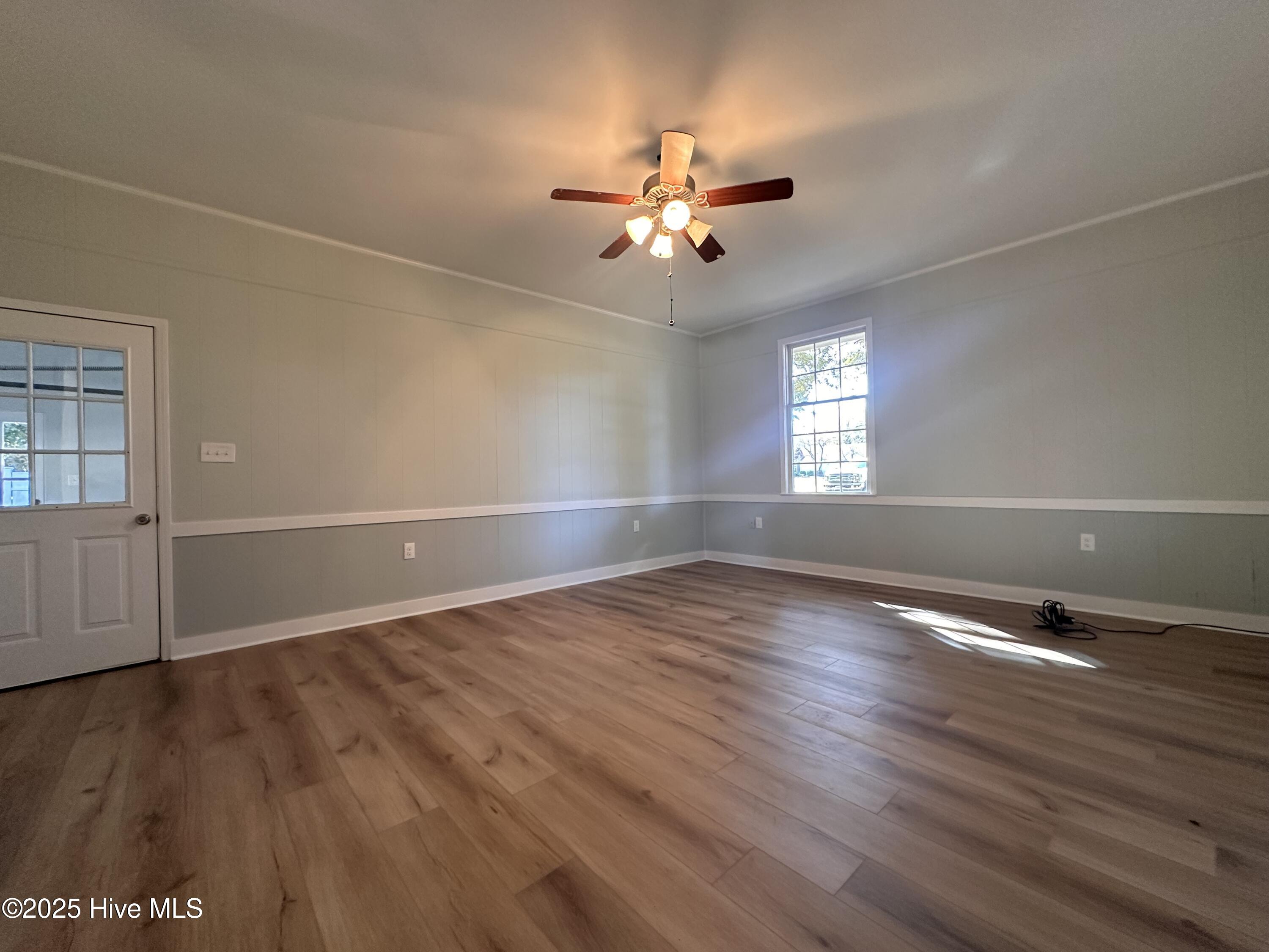 100541035 | Photo 28