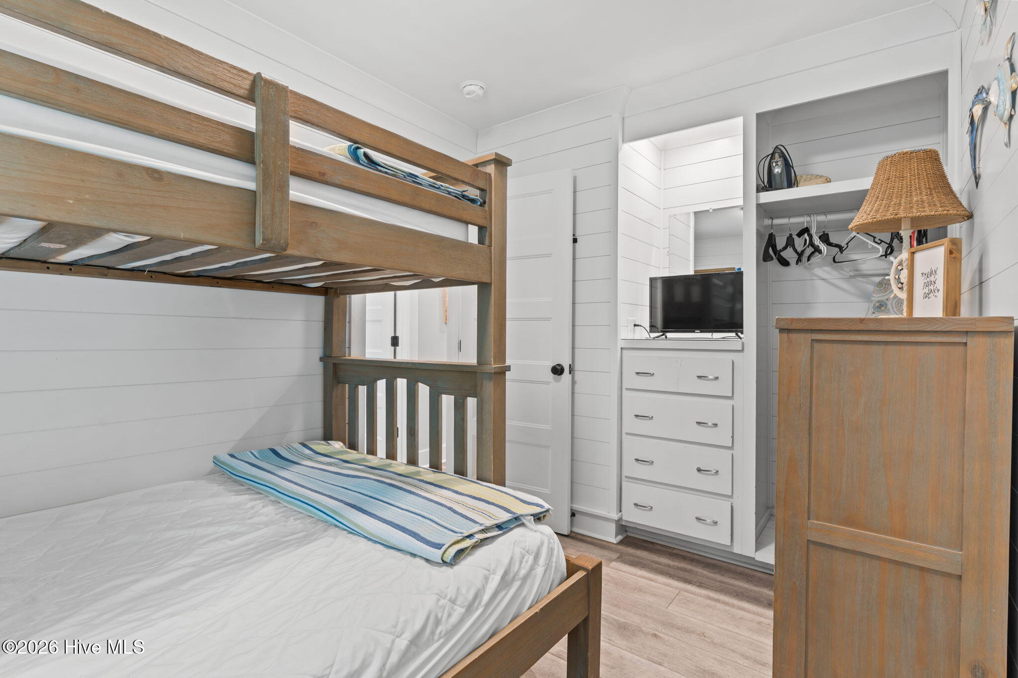 100552493 | Photo 23