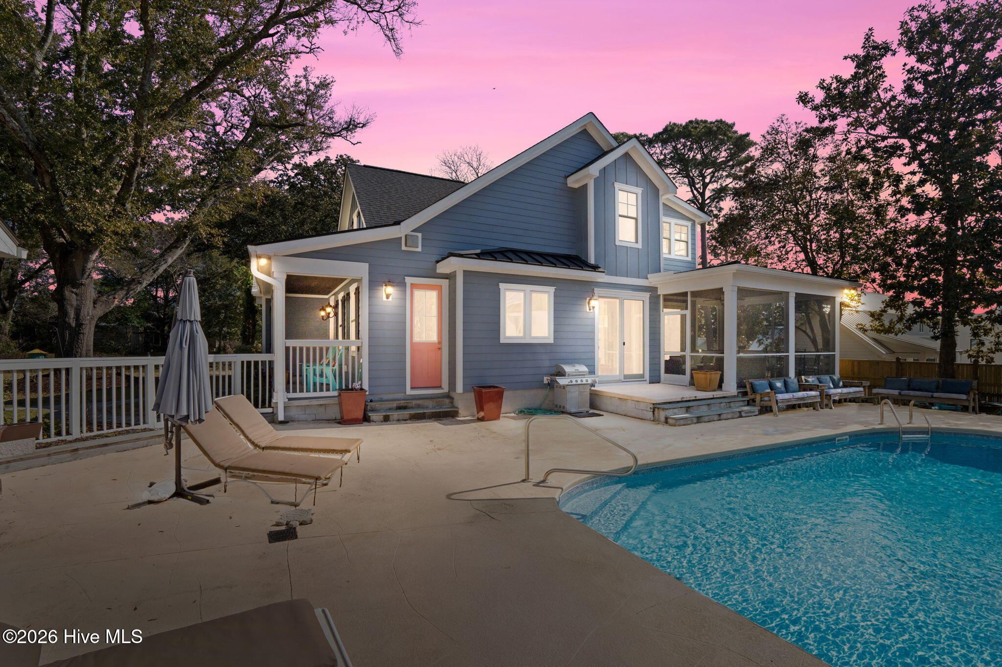 100553836 | Photo 69