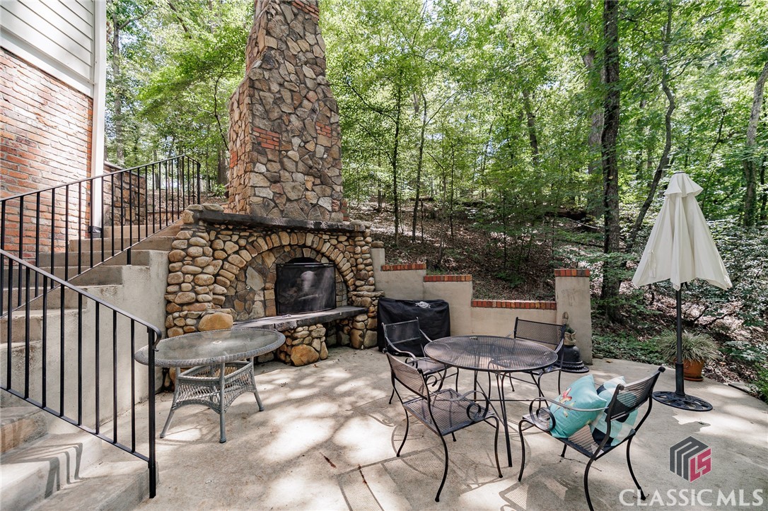 210 Riverview Road