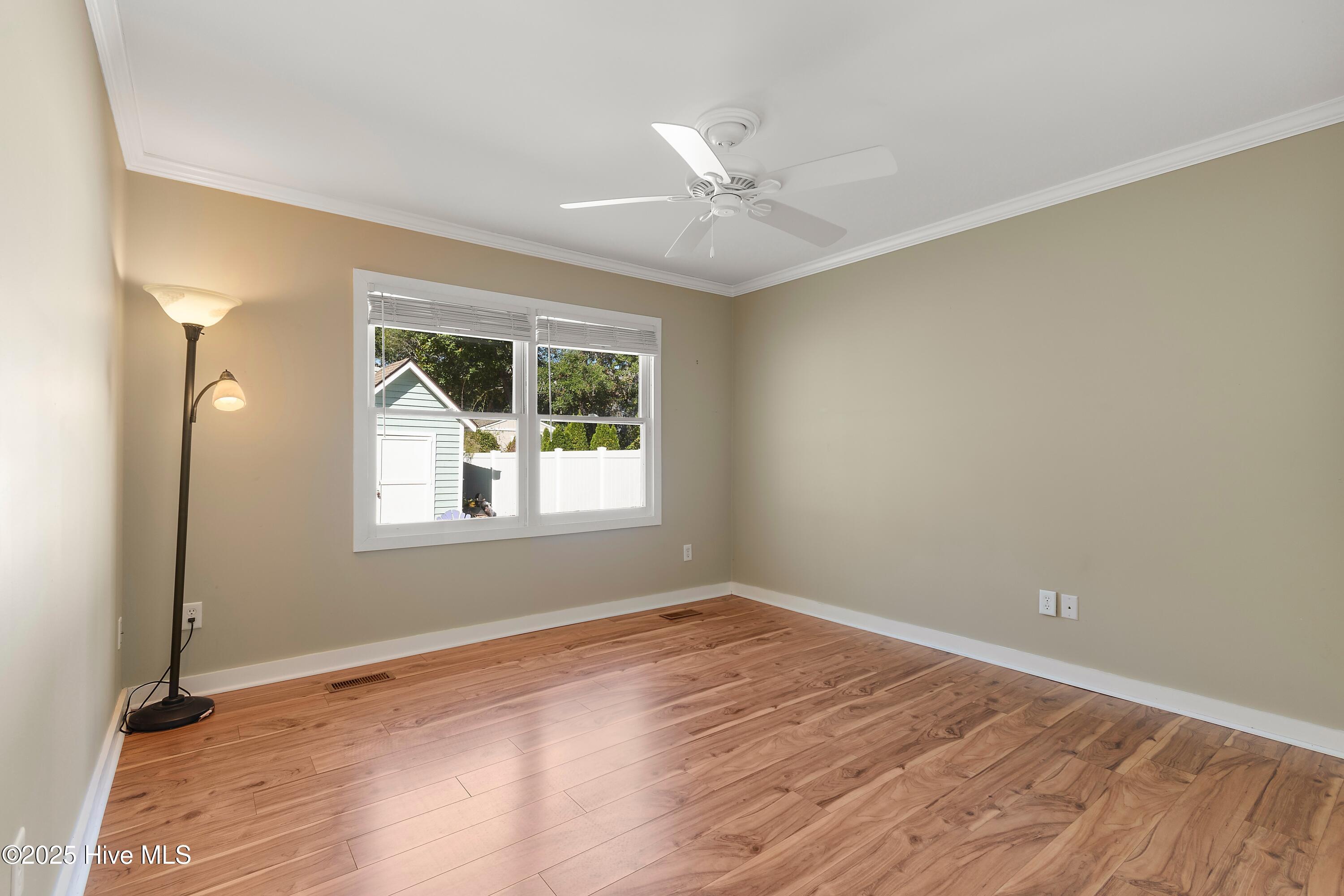 100537849 | Photo 31