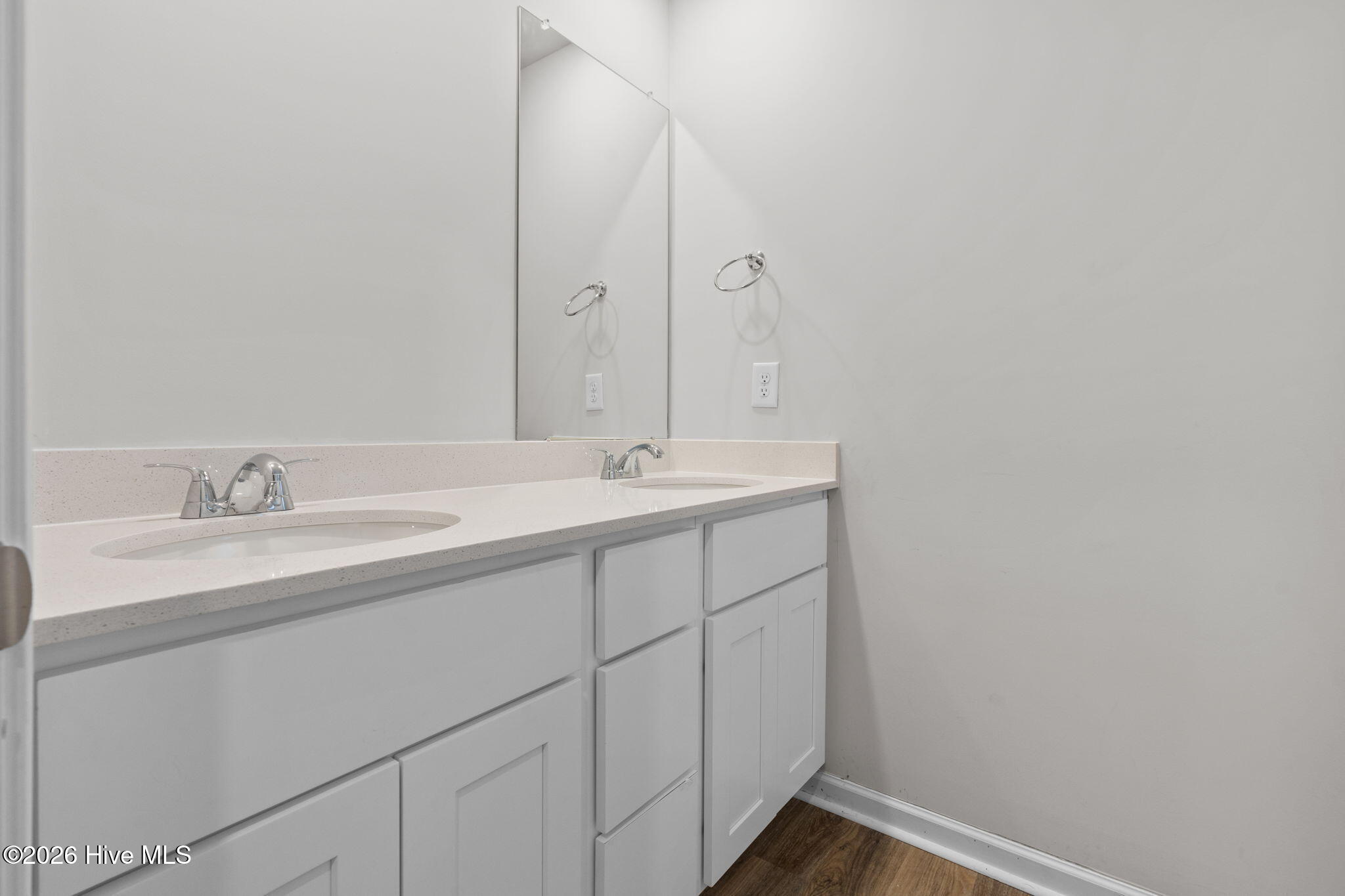 100519068 | Photo 33