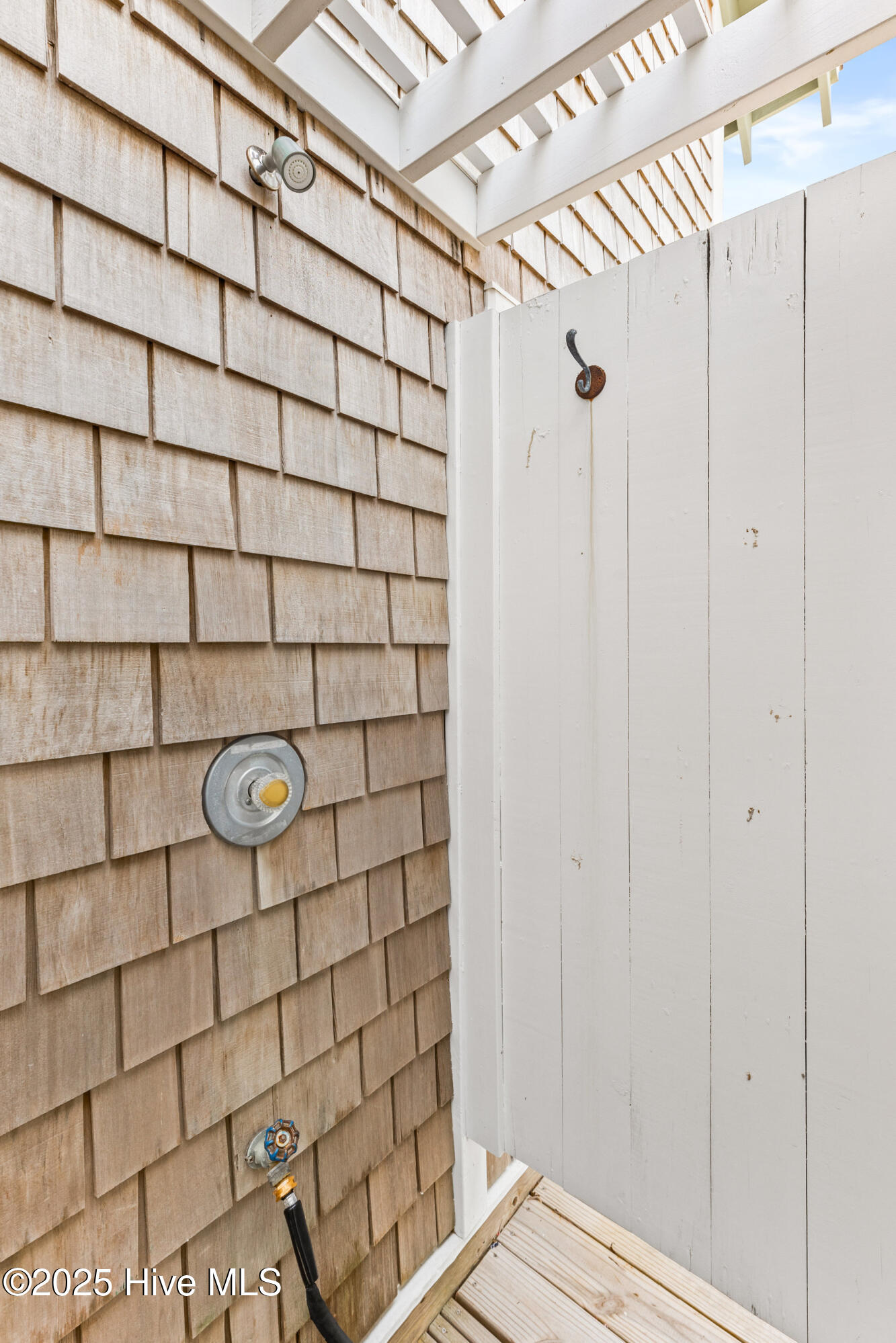 100521307 | Photo 42